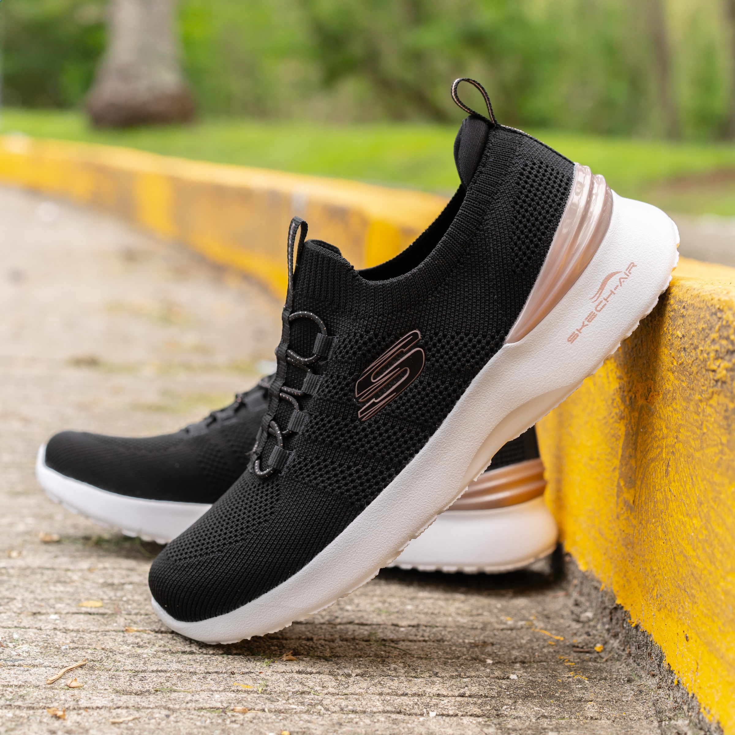 Skechers Slip-On Sneaker »SKECH-AIR DYNAMIGHT -«, Schlupfschuh, Slipper, Freizeitschuh mit Gummizug