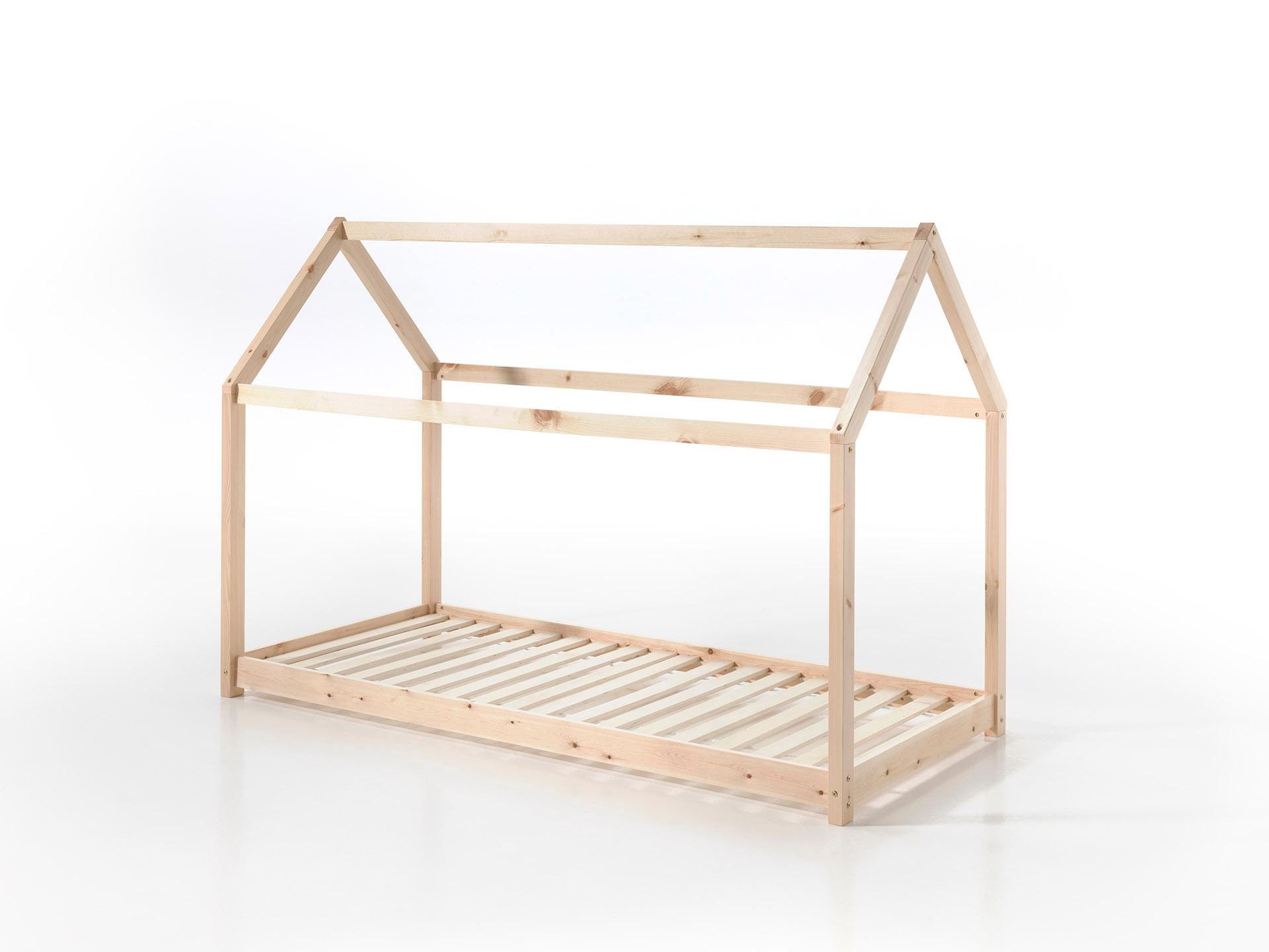 Vipack Kinderbett »Cabane, Kiefer massiv, Made in Europe, inklusive Rolllattenrost«, (B/H/T ca. 206x143x98cm, wahlweise in 2 Farben und 2 Größen erhältlich), Bodenfreiheit ca. 2,5 cm zur besseren Belüftung, stabil gebaut