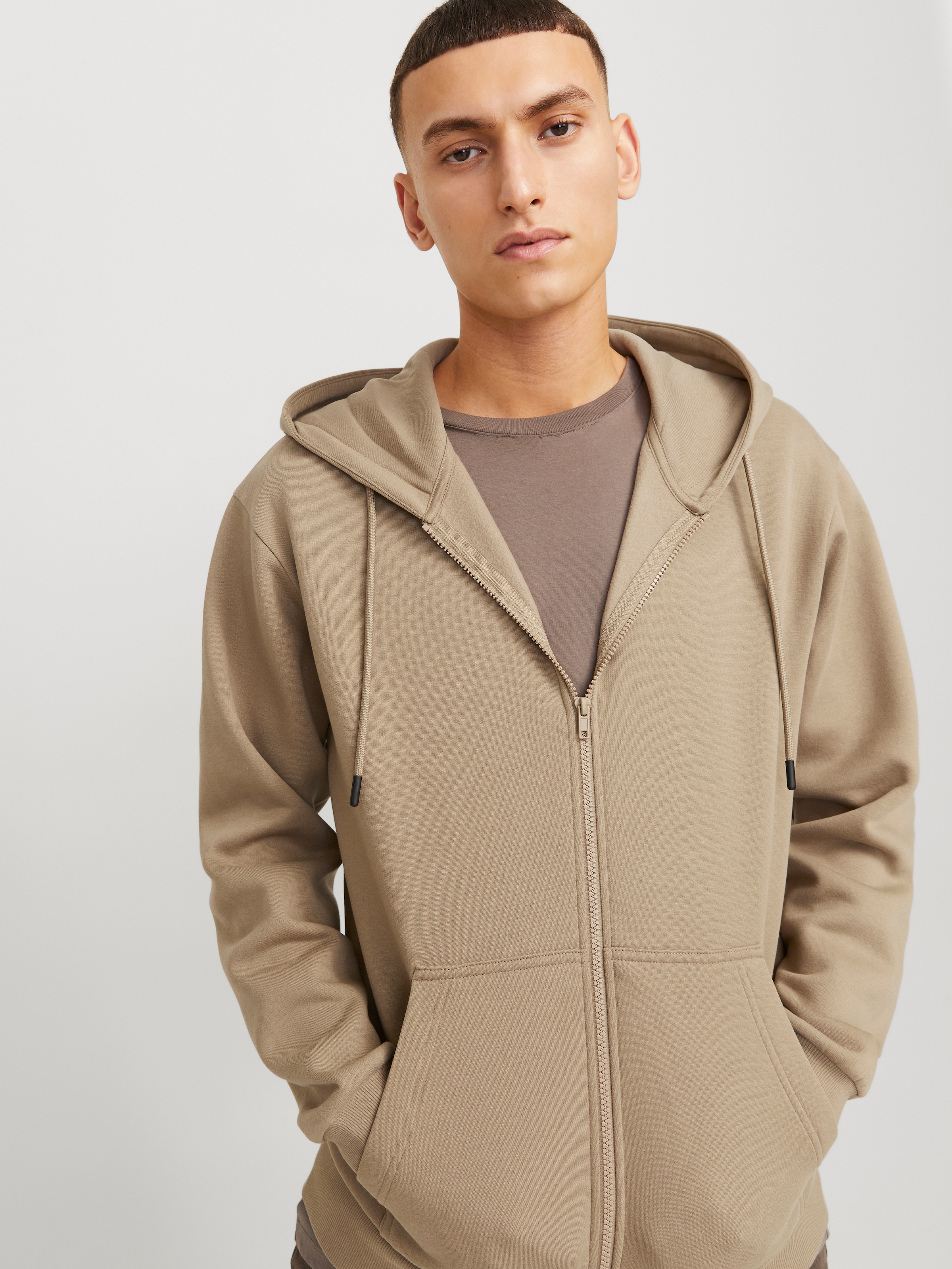 Jack & Jones Kapuzensweatjacke »JJEBRADLEY SWEAT ZIP HOOD NOOS«, mit Kapuze
