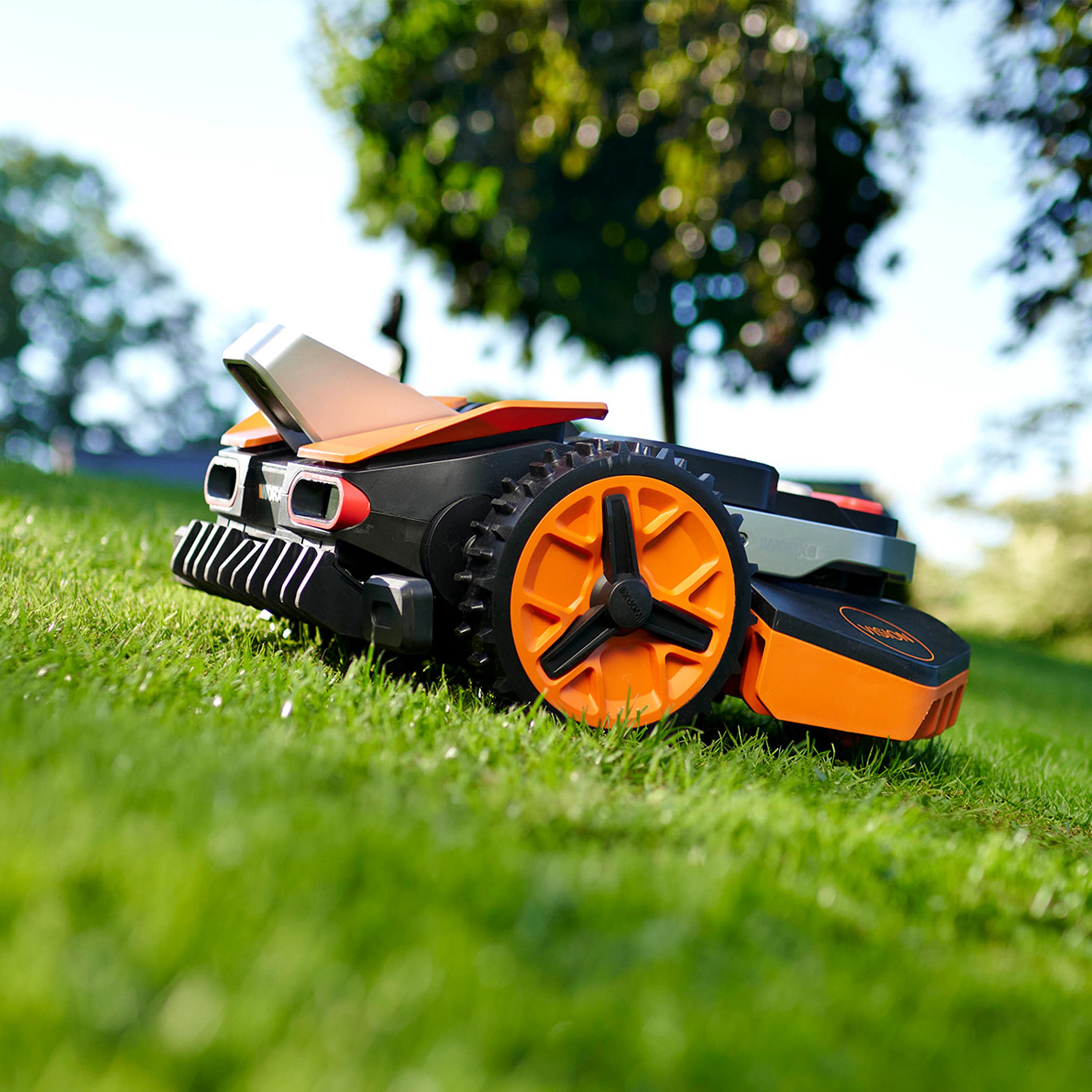 Thumbnail - Worx Rasenmähroboter "Mähroboter L1600 Landroid VISION" Intelligenter Mähroboter ohne Begrenzungskabel, für Gärten bis 1...