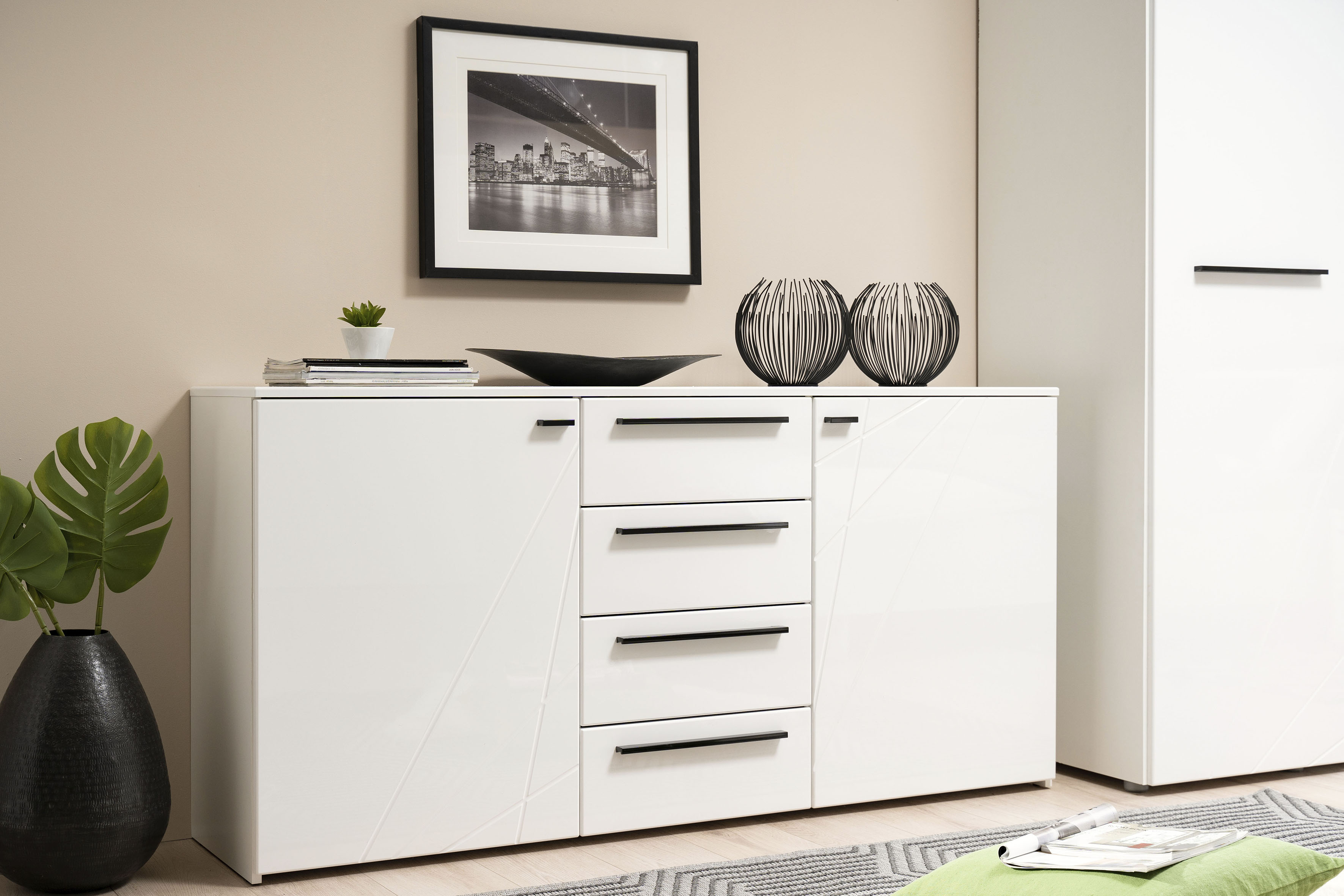 Sideboard Ksanti, Mit 4 Schubkästen, hochglänzende Front