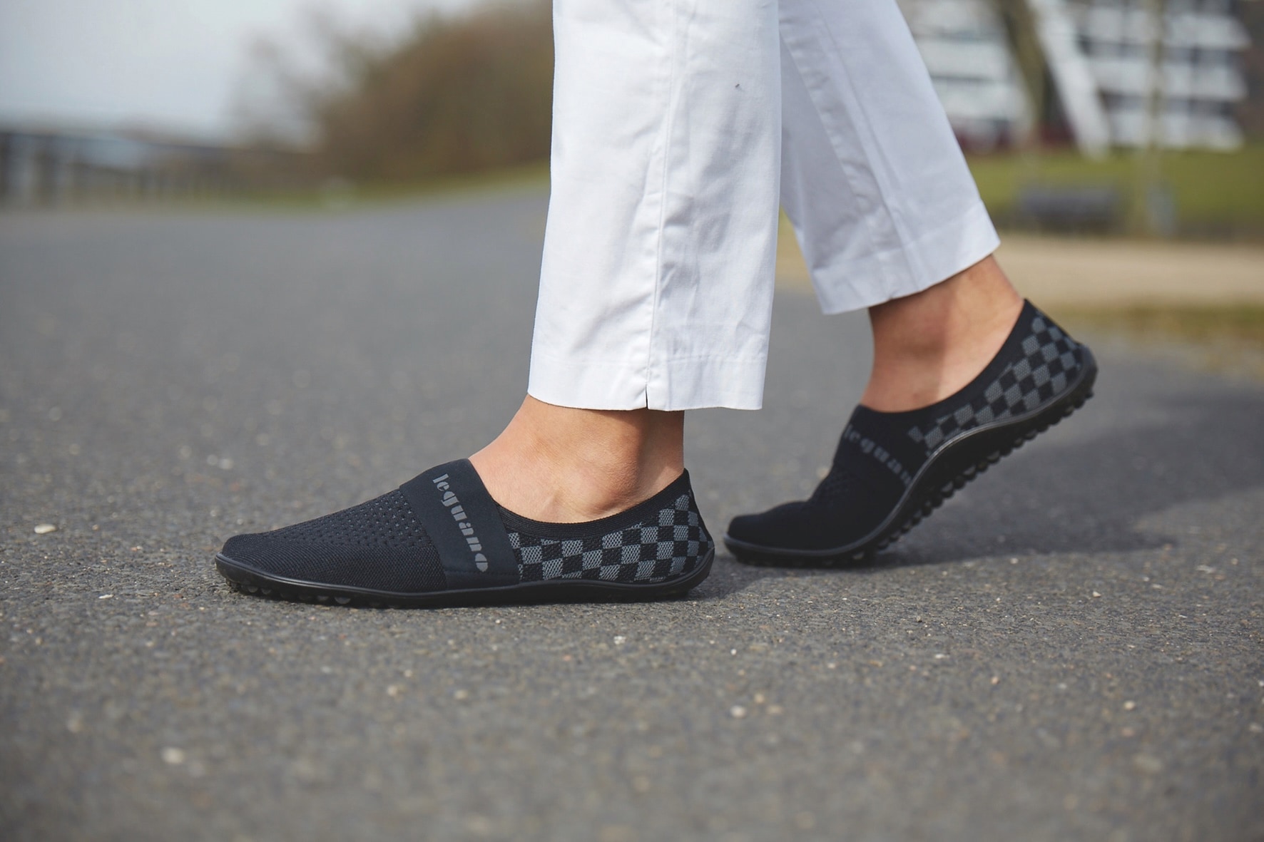 Leguano Barfußschuh »CHESS«, Slipper, Freizeitschuh, Bequemschuh verstärkt das taktile Empfinden