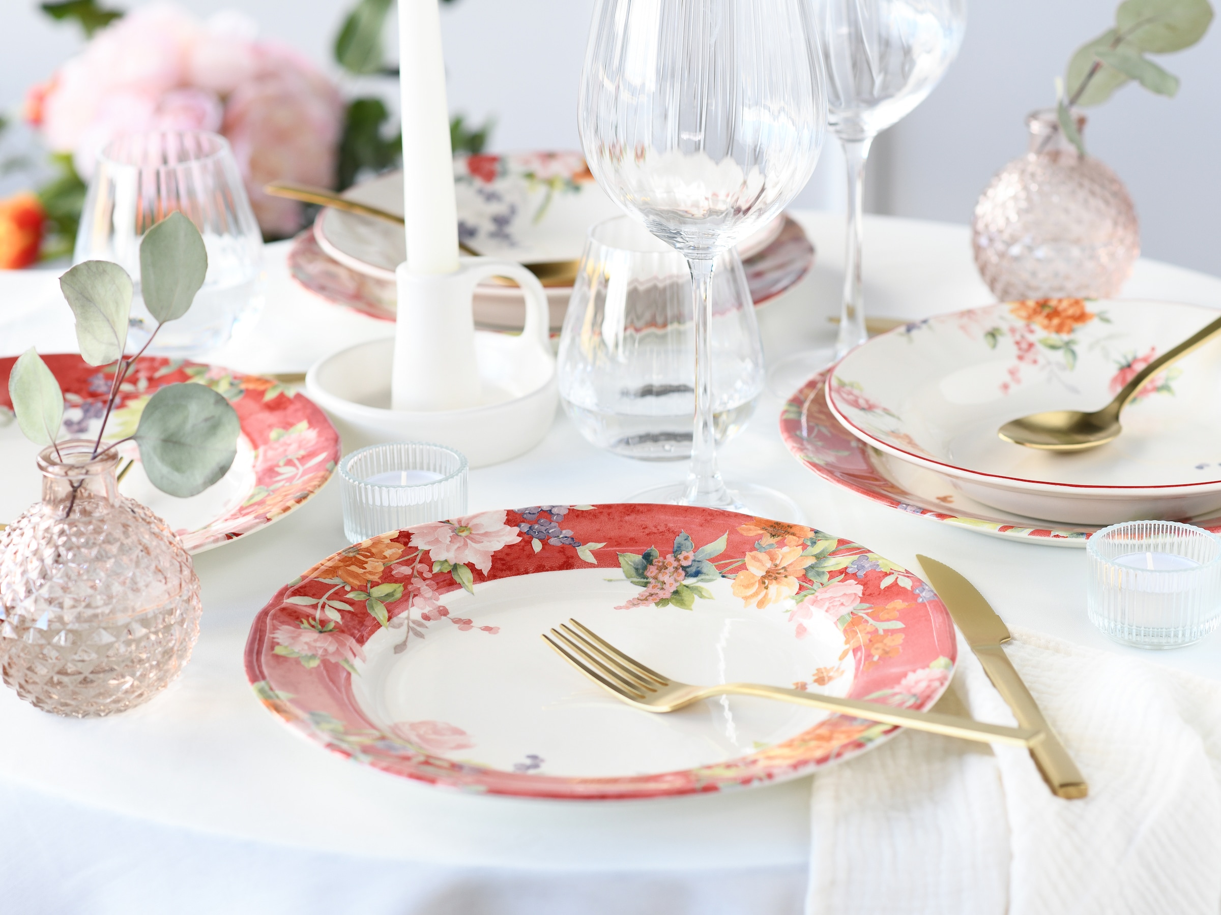 CreaTable Kombiservice »Geschirr-Set Crimson«, (Set, 16 tlg., Kaffeeservice und Tafelservice im Set, für 4 Personen), Service, abwechslungsreiches Rosendekor, 16 Teile, für 4 Personen