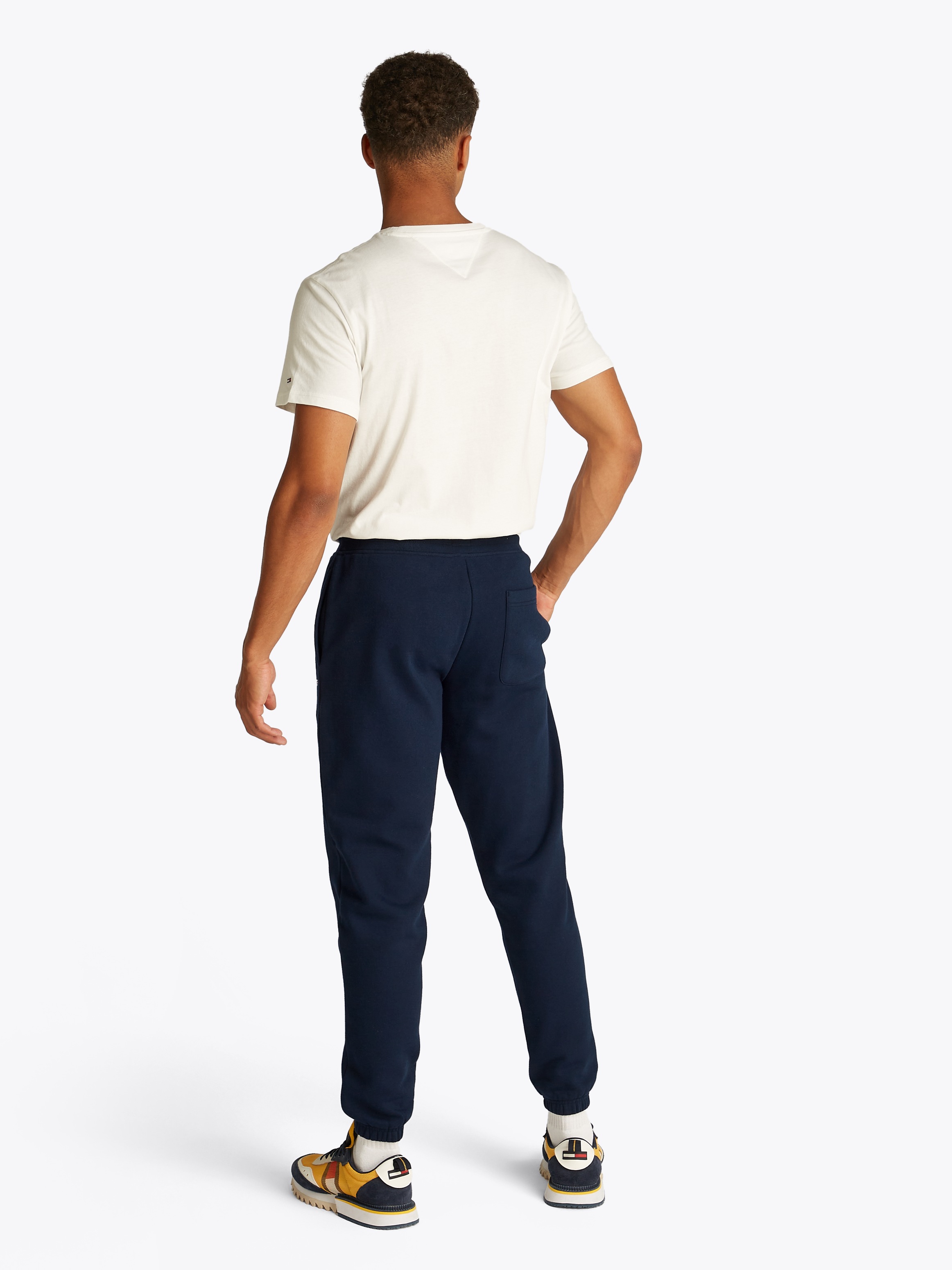 Tommy Jeans Sweathose »TJM SLIM S FLAG SWEATPANT«, Mit Kordelzug
