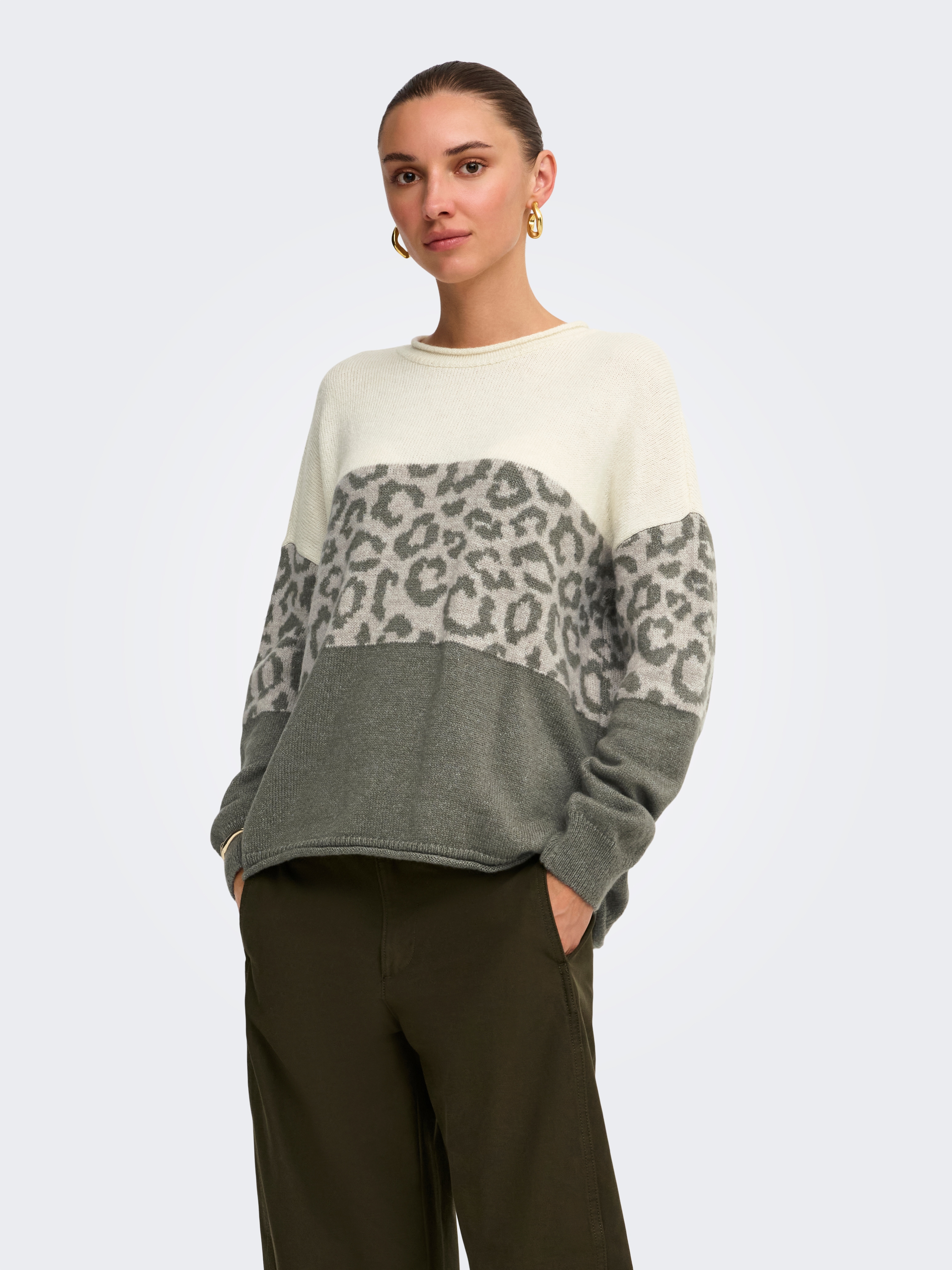 ONLY 1100000002199 "ONLJADE ANIMAL LS O-NECK NOOS KNT" Kunstfaser, regular fit