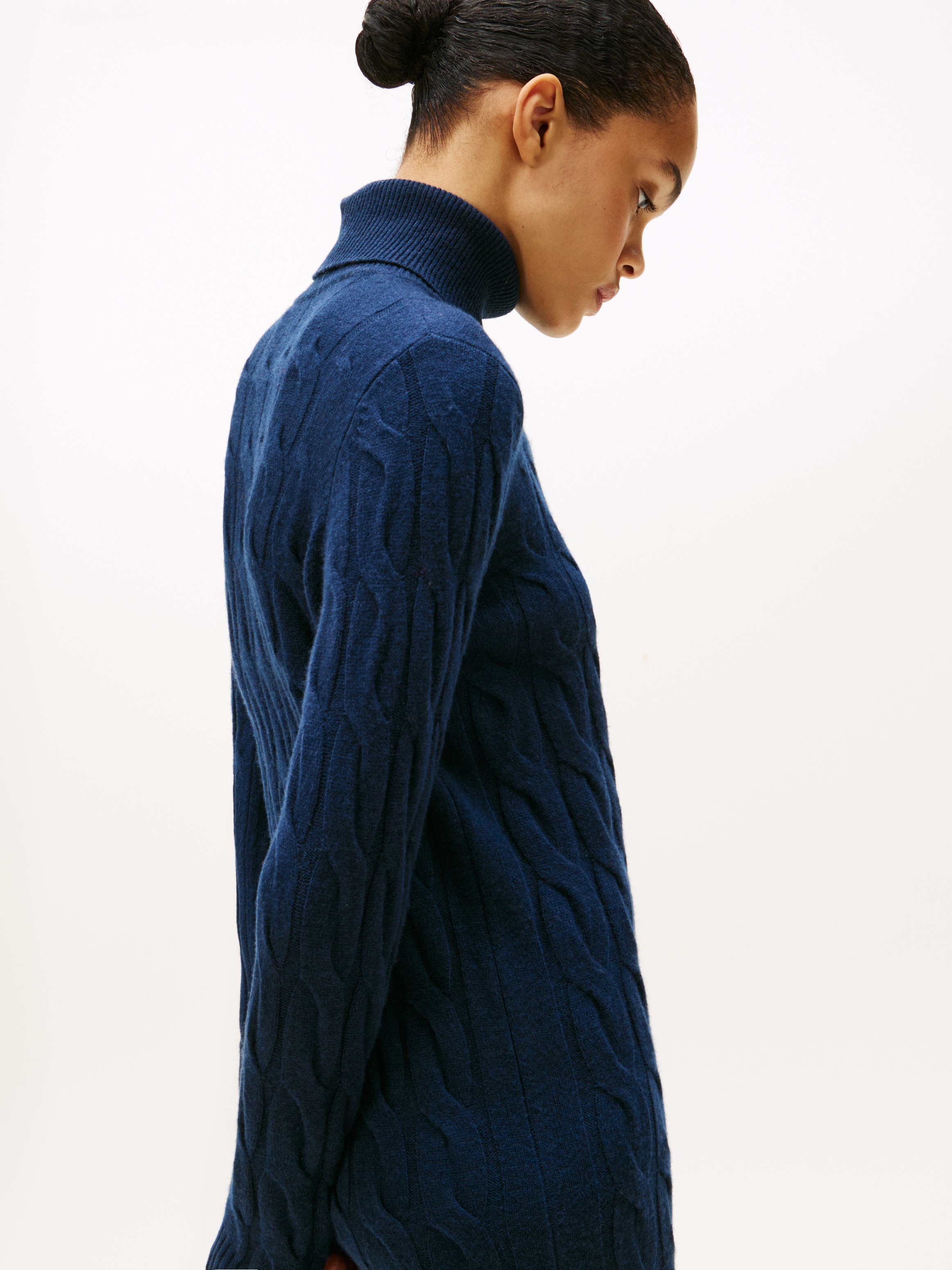 Tommy Hilfiger Strickkleid »SOFT WOOL CABLE ROLL-NK LS DRESS«, mit Zopfmuster, aus reiner Wolle