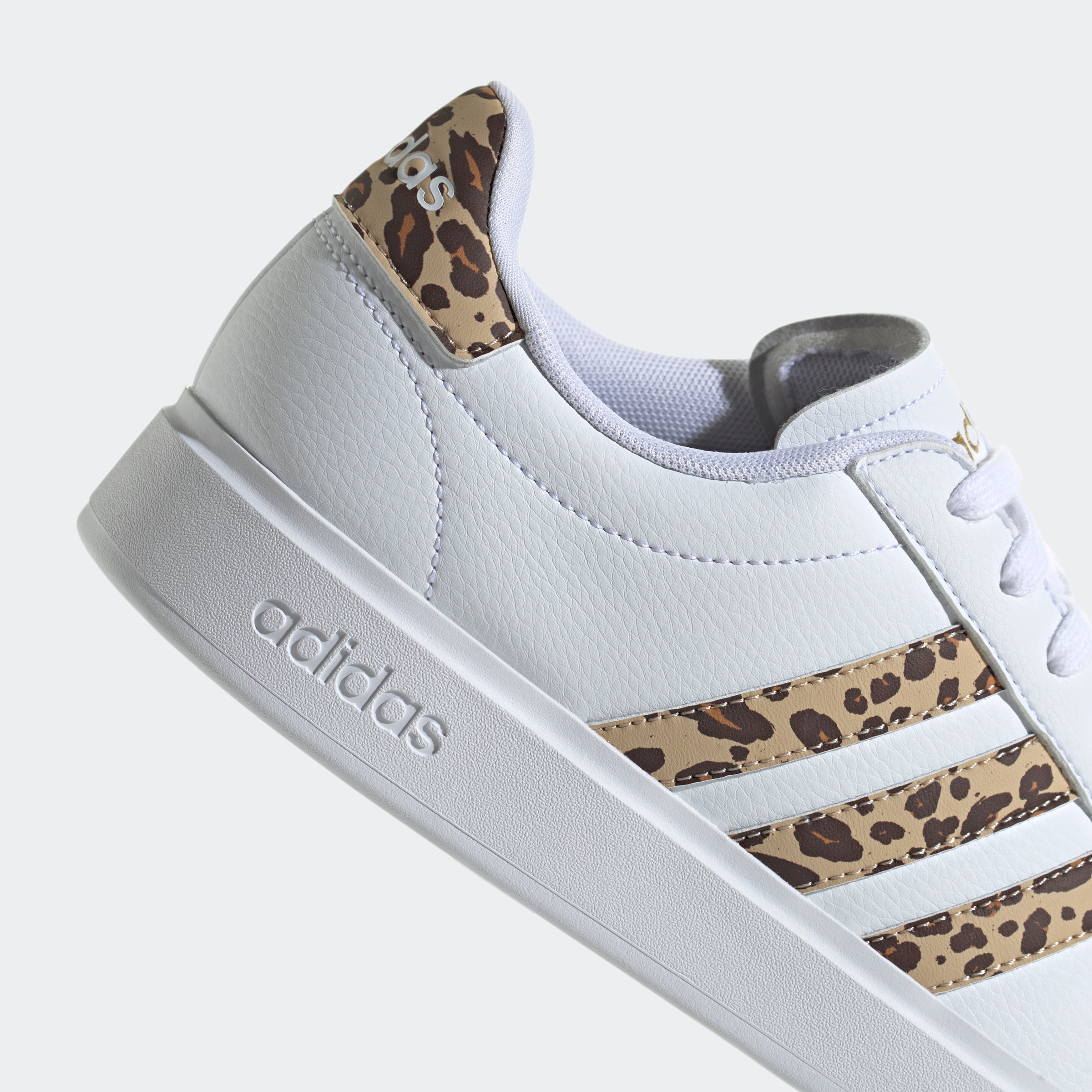 adidas Sportswear Sneaker »GRAND COURT 2.0«, Design auf den Spuren des adidas Superstar