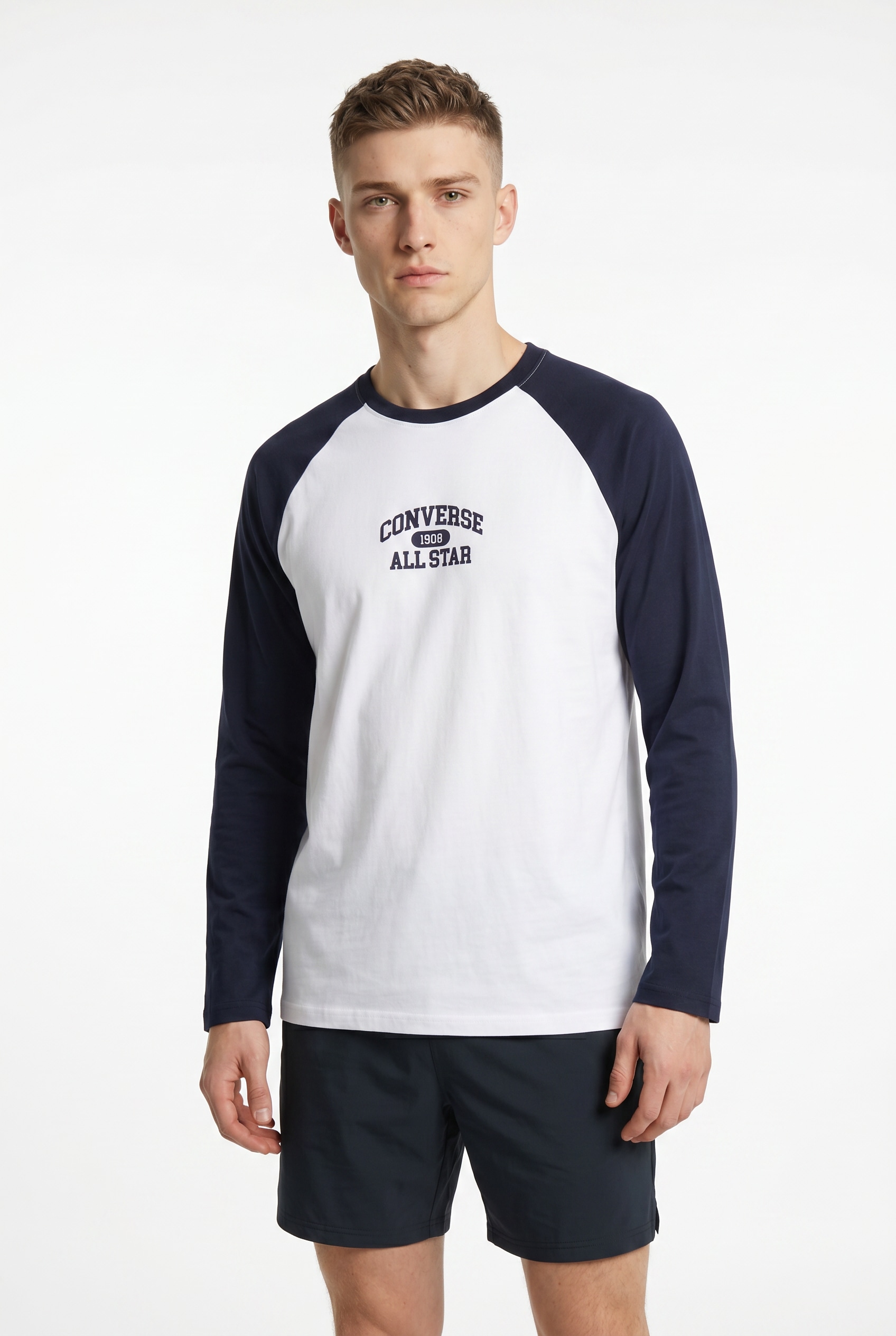 Converse Langarmshirt "MENS CONVERSE PREMIUM LONG-SLEEVE RAGLAN T-SHIRT" mit Raglanärmeln, aus Baumwolle