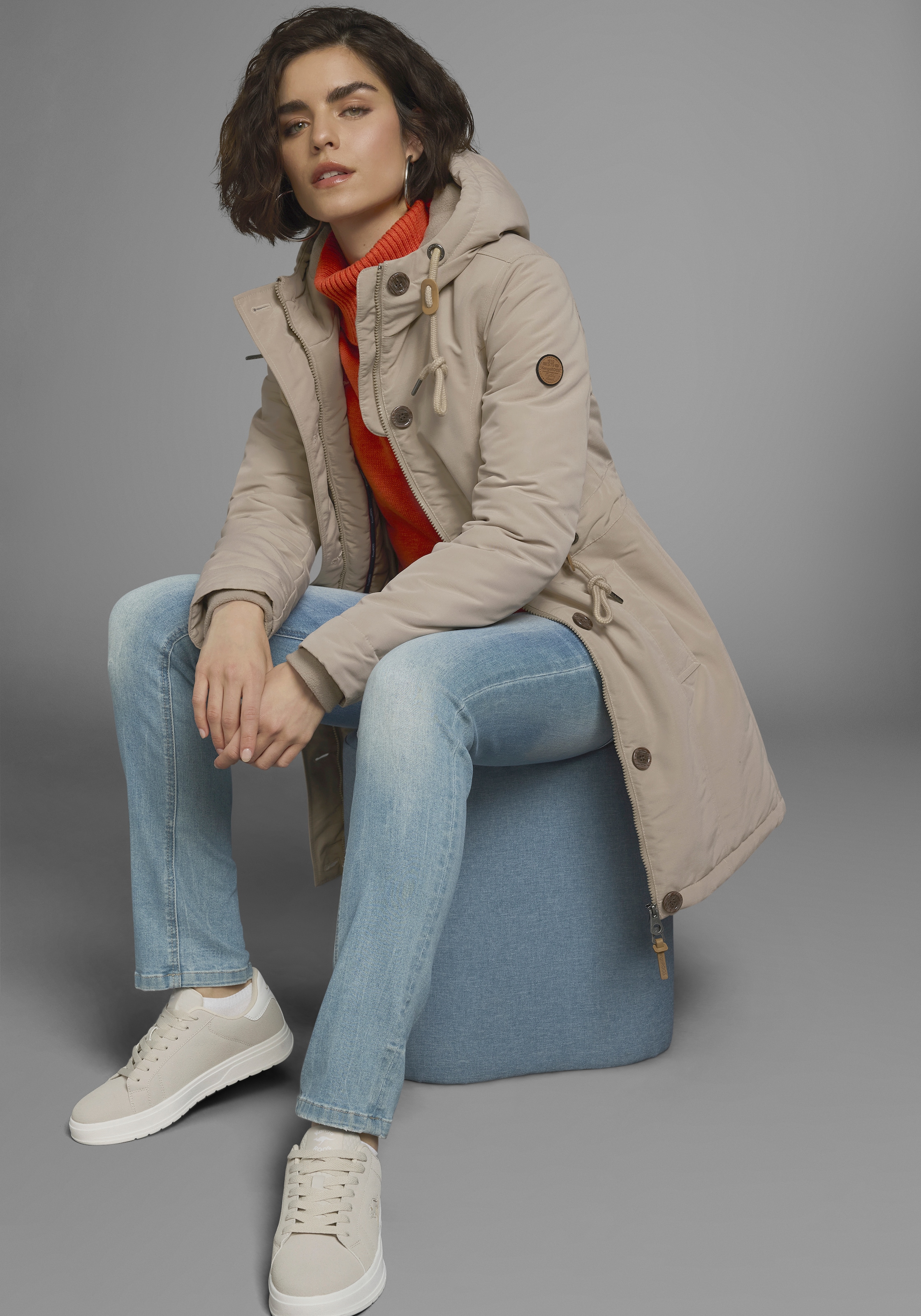 KangaROOS Winterjacke, mit Kapuze, für die kalte Jahreszeit, aus leichtem Webstoff, modisch