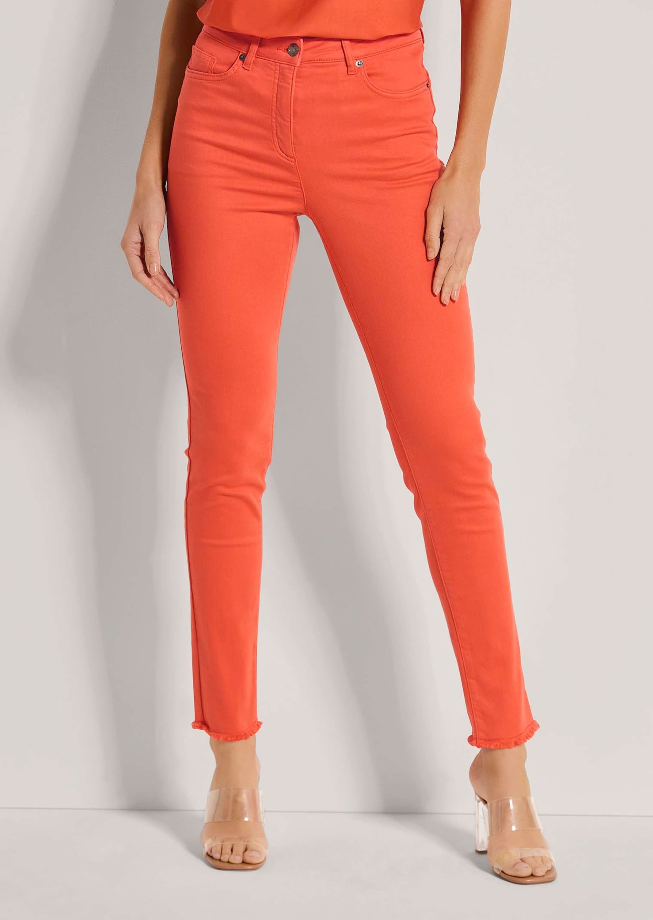 MADELEINE Regular-fit-Jeans »Jeans Jeans mit feinem Fransensaum«