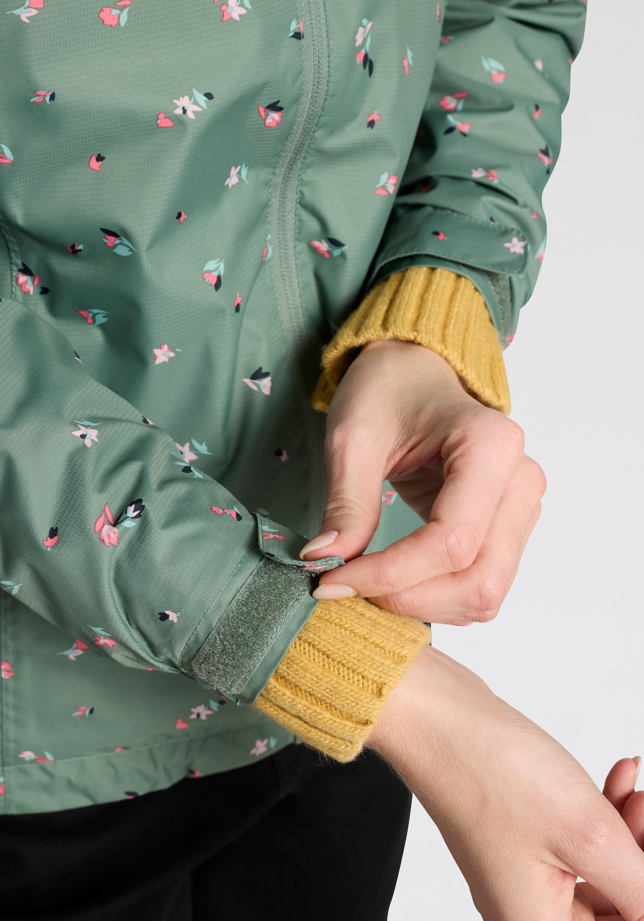 CMP Regenjacke mit Kapuze Packtasche, getapte Nähte, atmungsaktiv