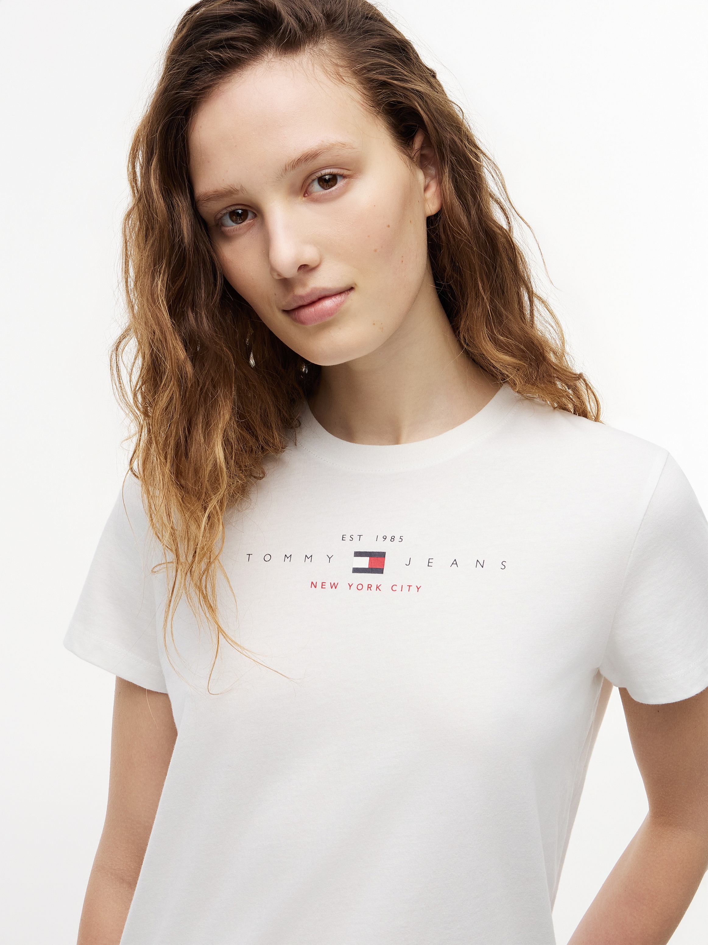 Tommy Jeans Kurzarmshirt »TJW REG US LINEAR SS TEE« Baumwollmischung, regular fit, Logo