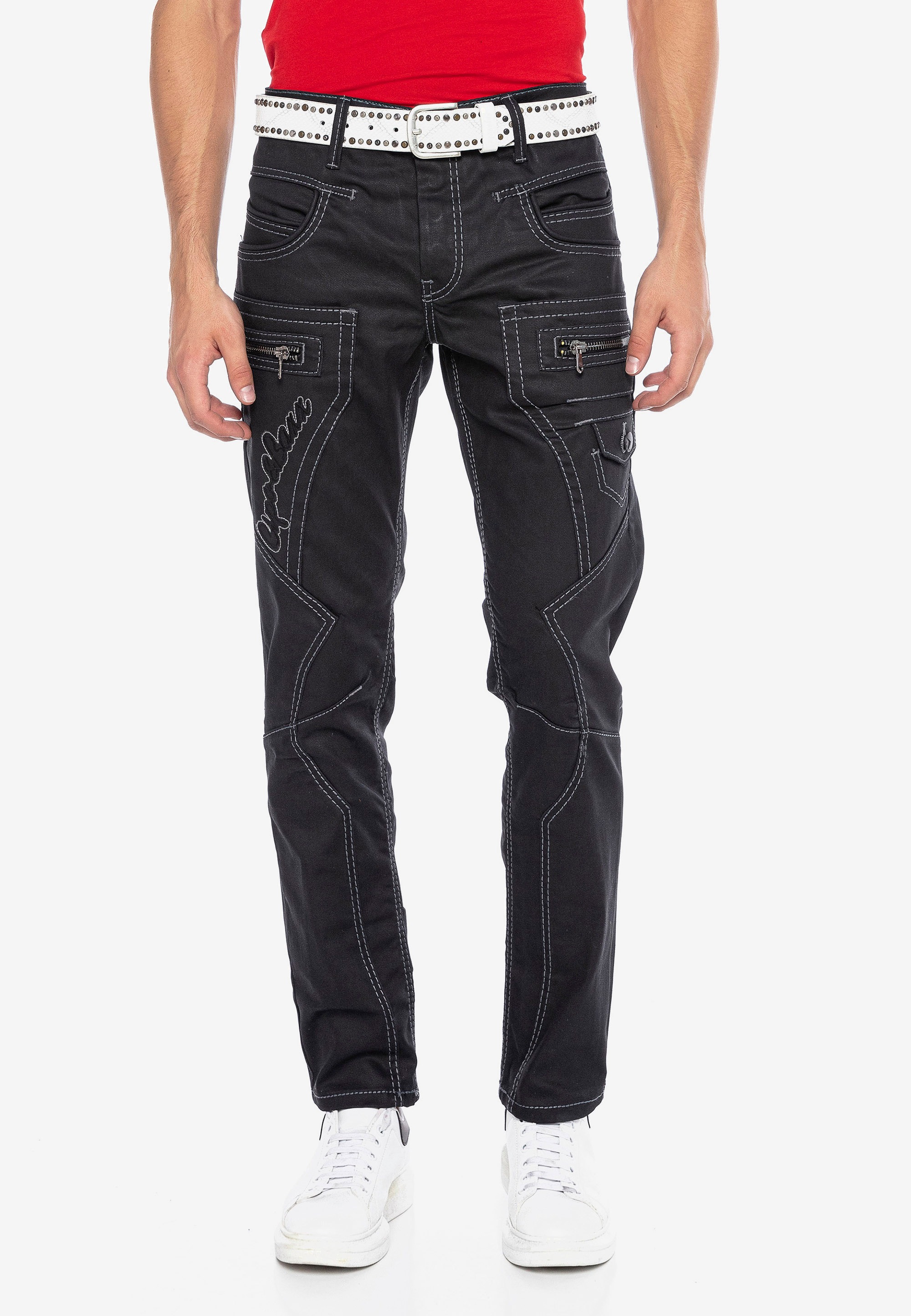 Cipo & Baxx Bequeme Jeans, mit kontrastierenden Ziernähten