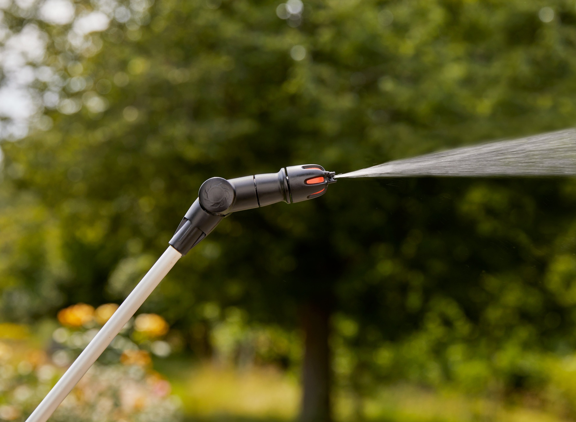 GARDENA Drucksprühgerät »EasyPump« Der akkubetriebene Drucksprüher für die komfortable Pflanzenpflege