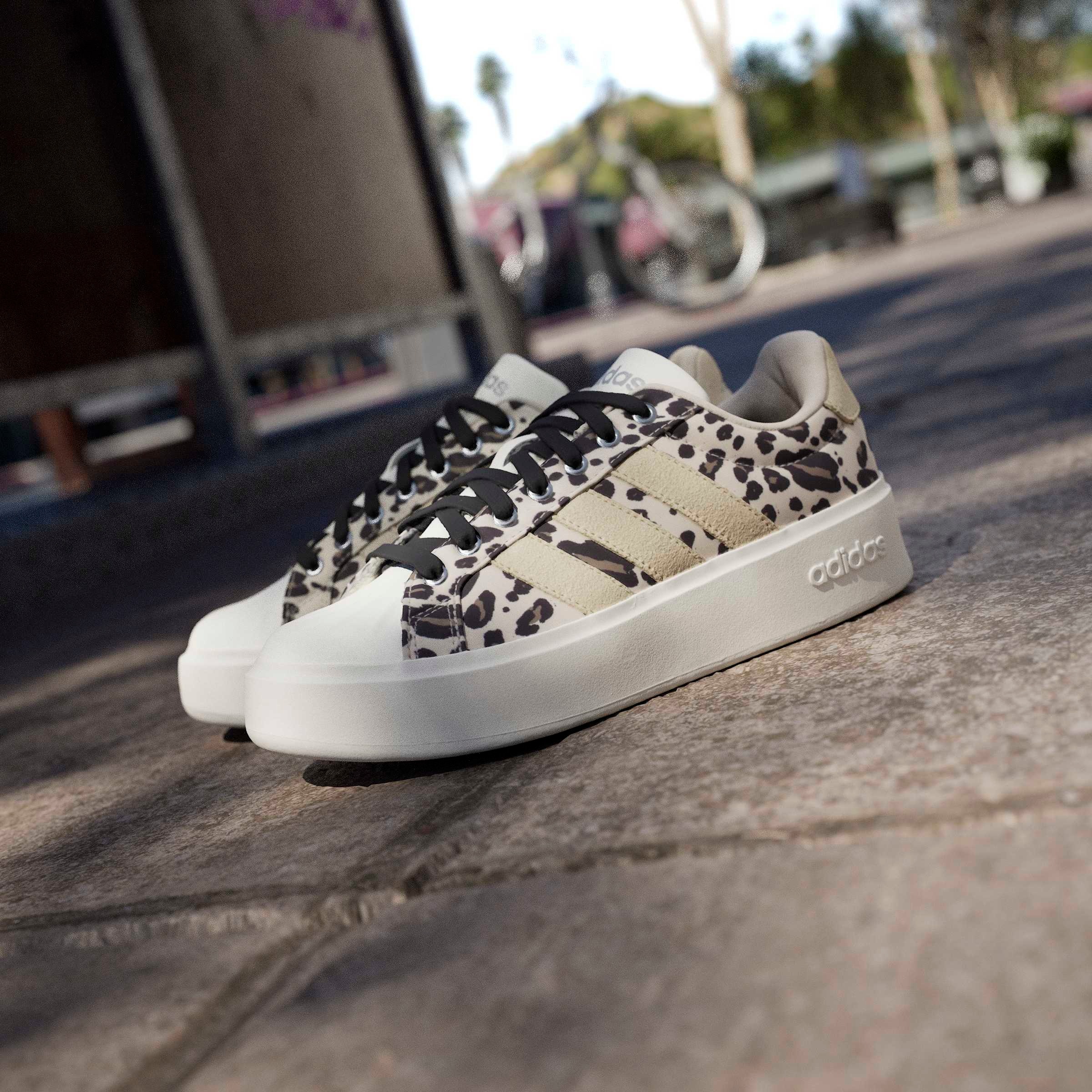 adidas Sportswear Plateausneaker »STREETTALK BOLD«  inspiriert vom Design des adidas Superstar,mit Leo Muster