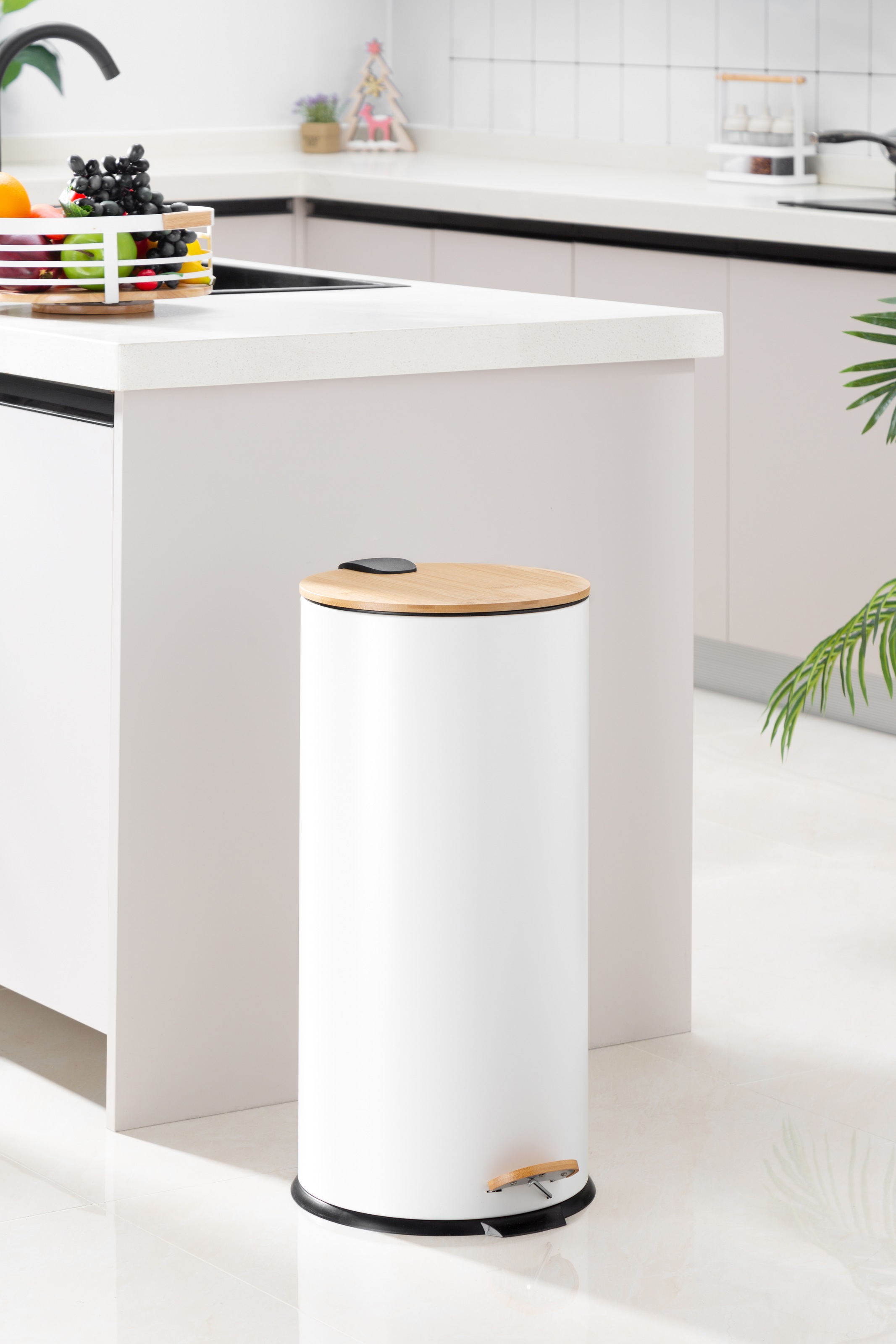 ECHTWERK Mülleimer »Tretabfalleimer mit Soft-Close Funktion« 1 Behälter Öffnungsmechanismus: Step-On, Herausnehmbarer Inneneimer