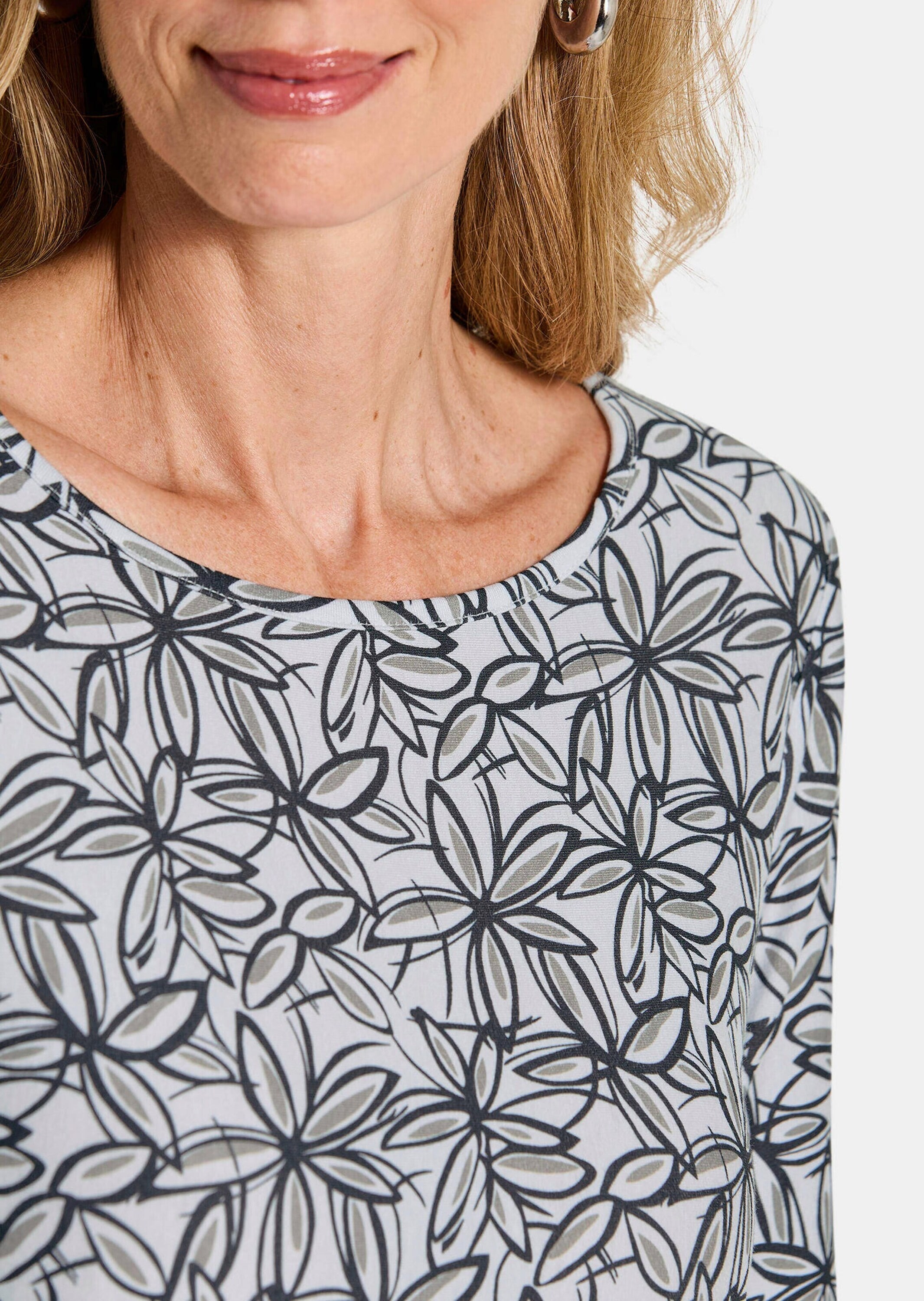 GOLDNER Kurzarmshirt »Kurzgröße Jersey-Shirt mit Blumenprint«