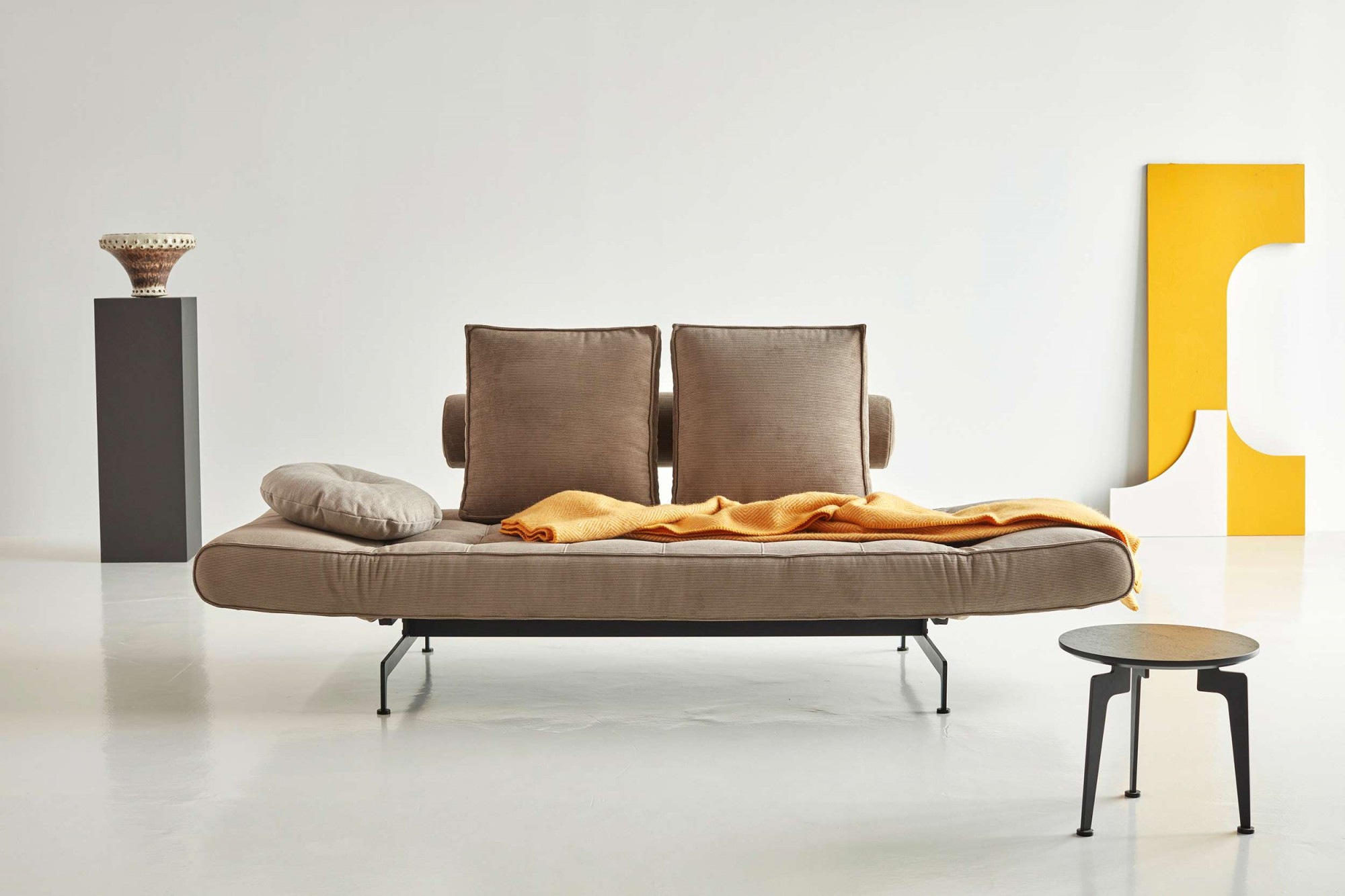 INNOVATION LIVING ™ 3-Sitzer »Ghia Schlafsofa«, eine große Liegefläche mit geringer Stellfläche, beidseitig abklappbar