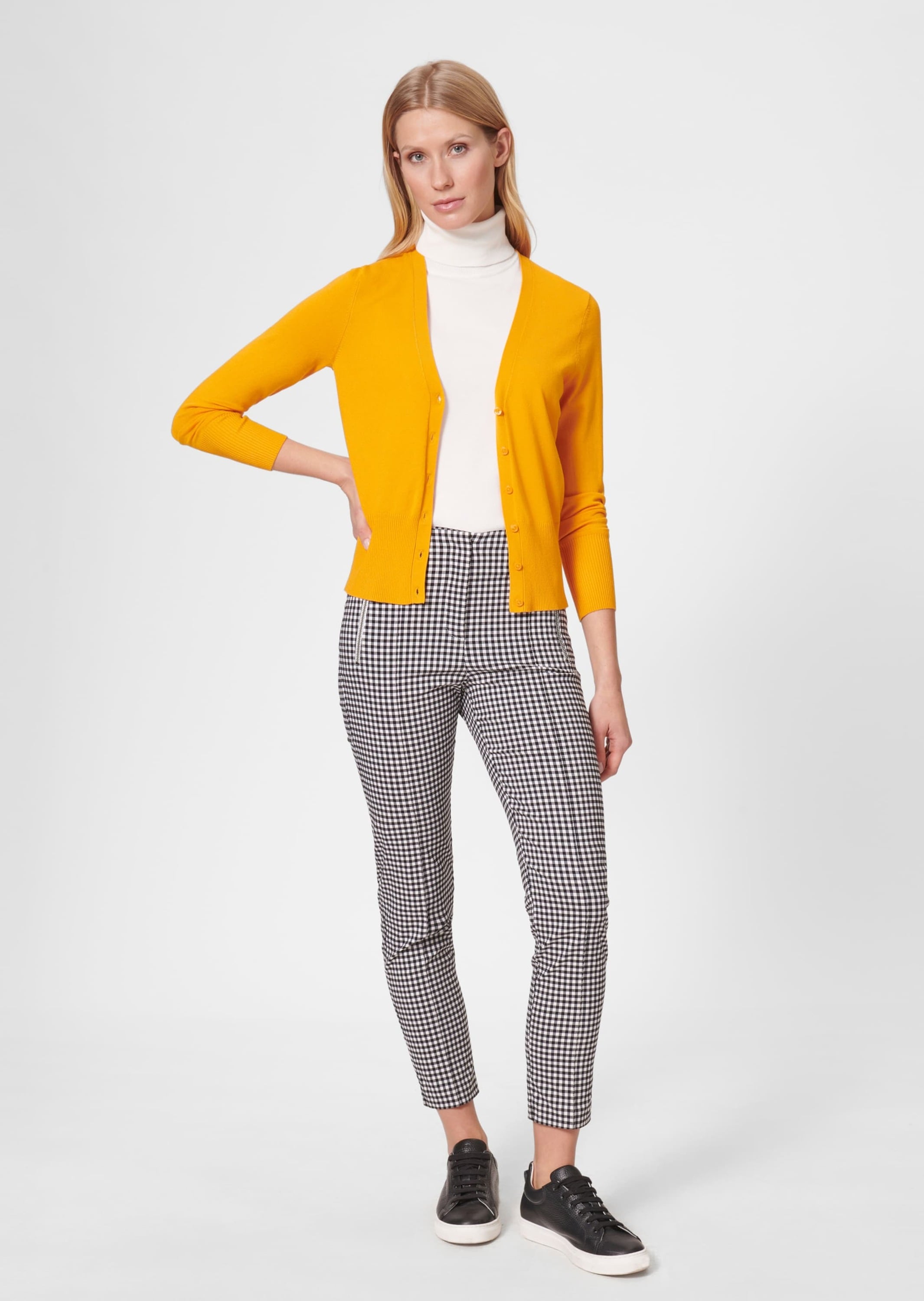 MADELEINE Strickjacke »Strickjacke Eleganter Viskose-Cardigan mit Knopfleiste«