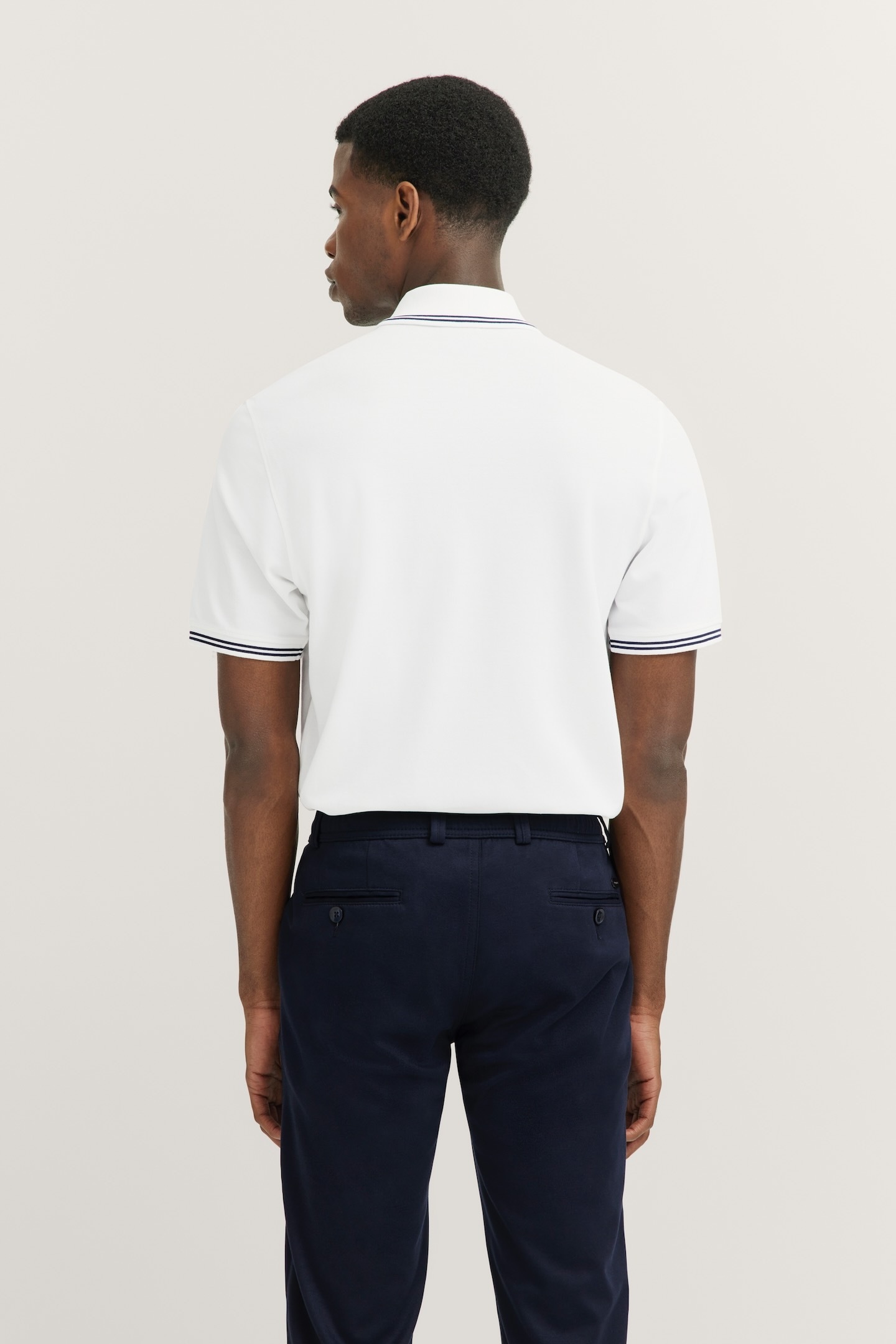 bugatti Poloshirt, mit Kontraststreifen und Bruststickerei