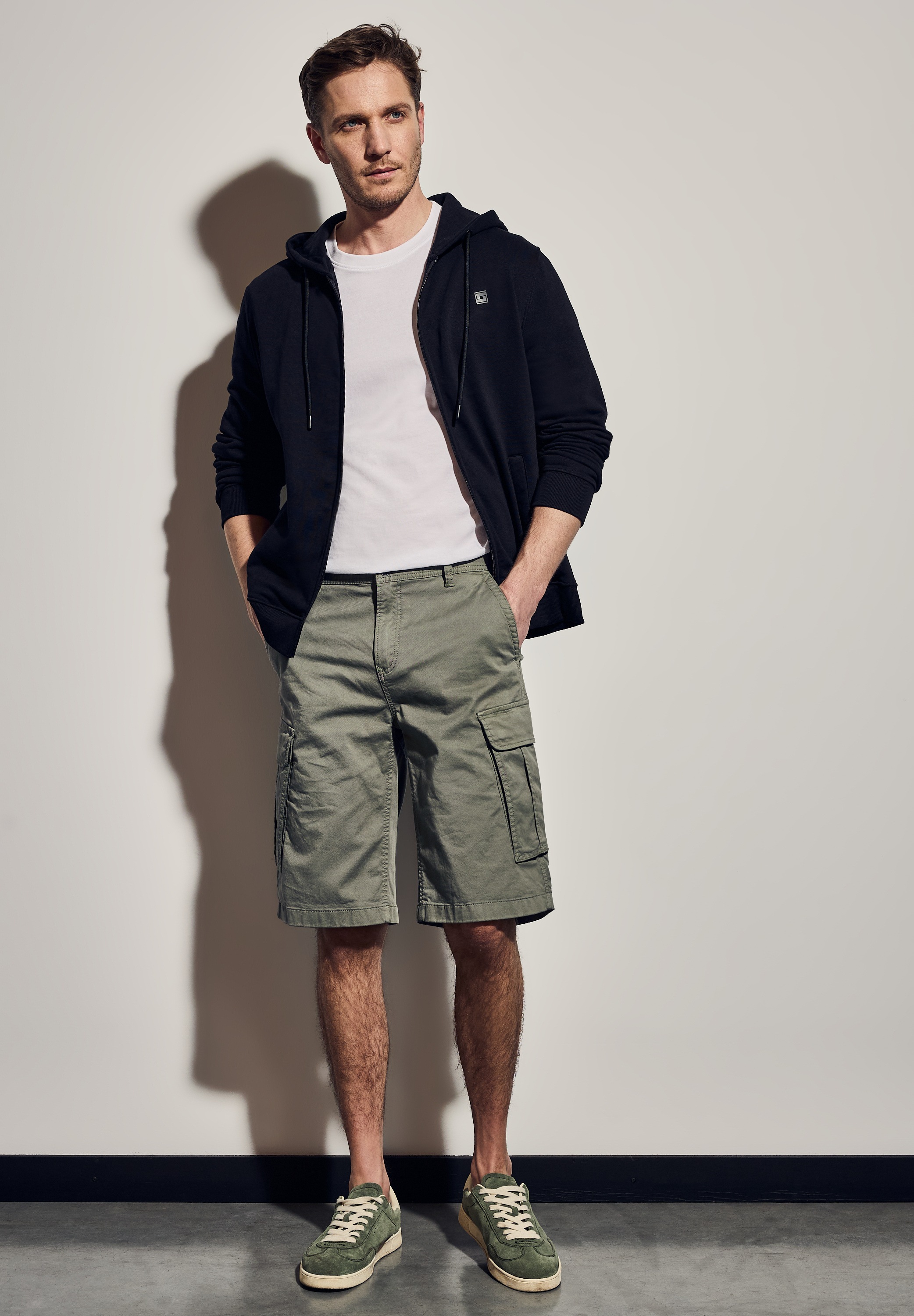 STREET ONE MEN Bermudas, mit seitlichen Einschubtaschen