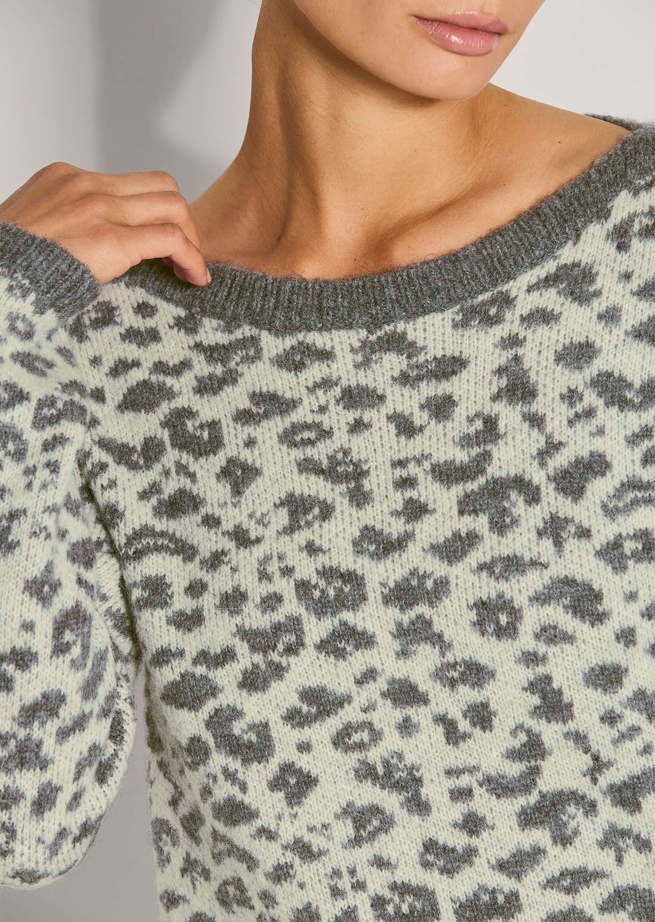 MADELEINE Longpullover »Pullover Eleganter Strick mit U-Boot-Ausschnitt«