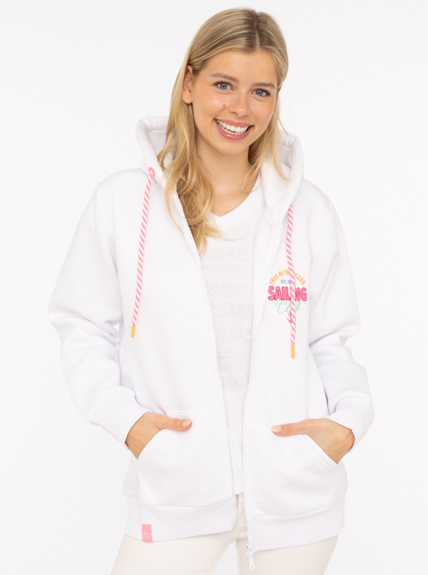 Zwillingsherz Kapuzensweatjacke »"Sailing Club"«, Kapuzensweatjacke mit großer SAILING Applikation am Rücken und Tasche