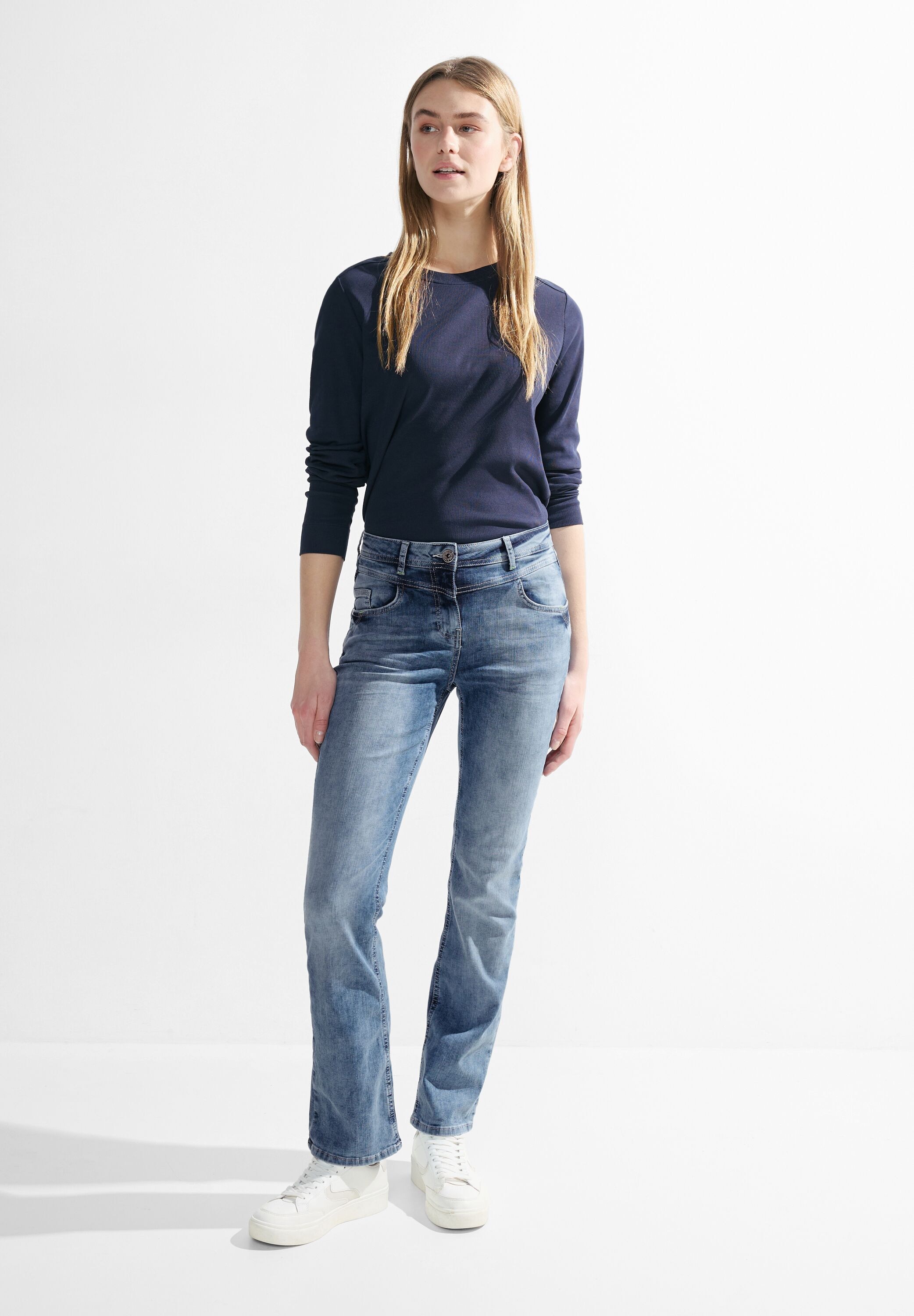 Cecil Bootcut-Jeans »Toronto«, mit Leder-Badge