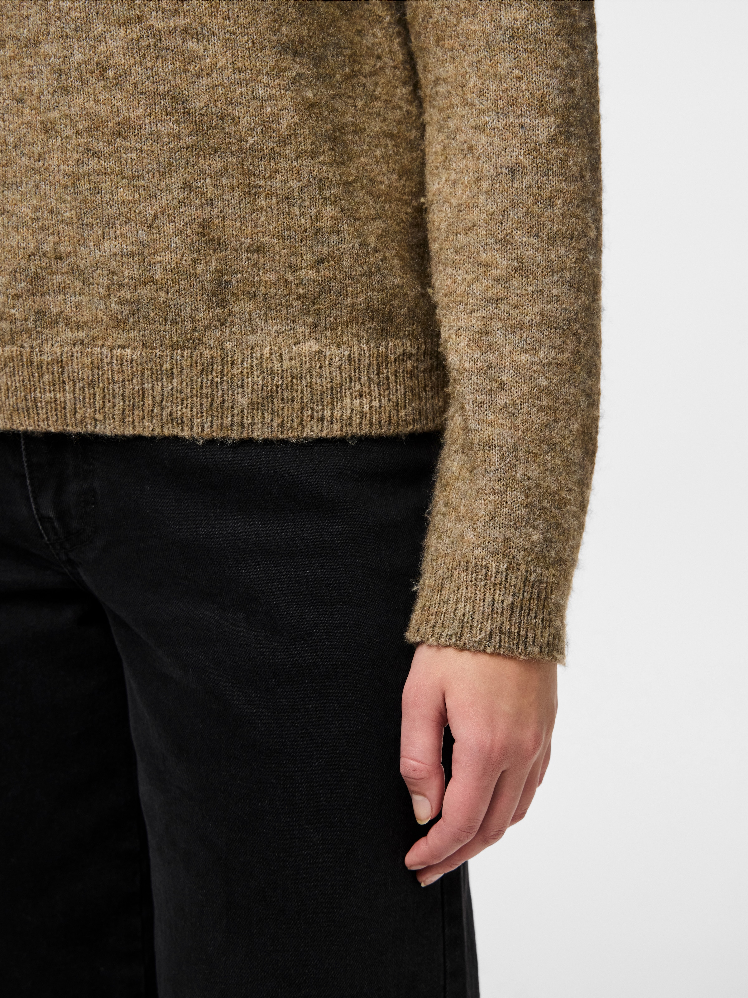 Thumbnail - pieces "PCJULIANA LS O-NECK KNIT NOOS BC"