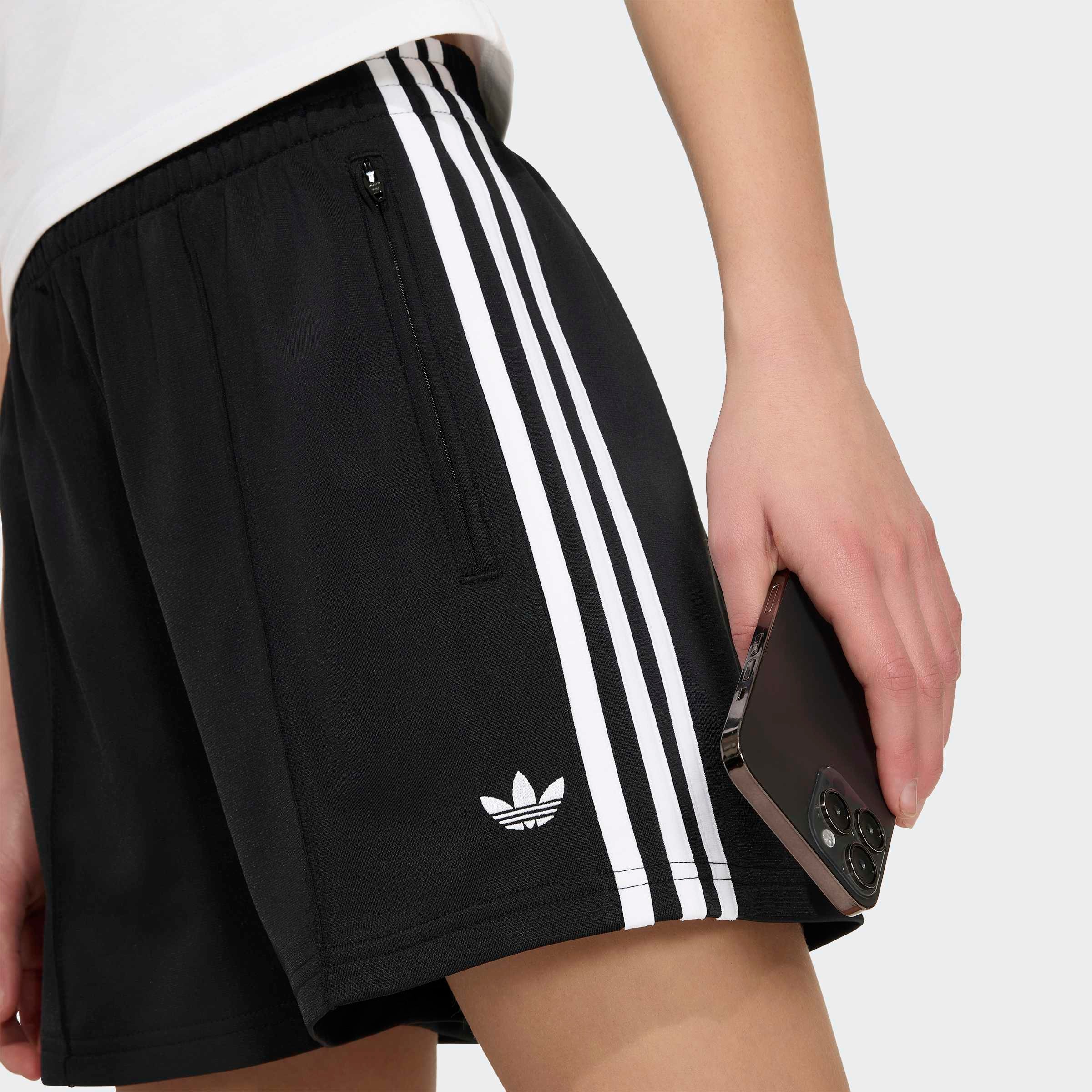 adidas Originals Shorts »FIREBIRD, BÜGELFALTEN«