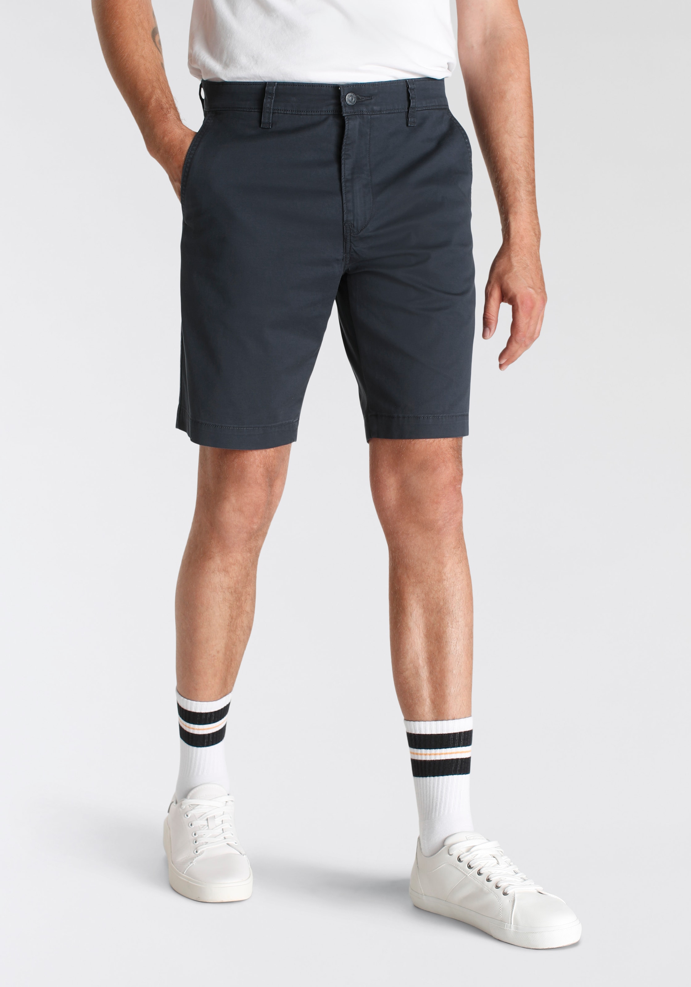 Levis Chinoshorts "XX CHINO SHORT II", Sommerhose mit Logobadge günstig online kaufen