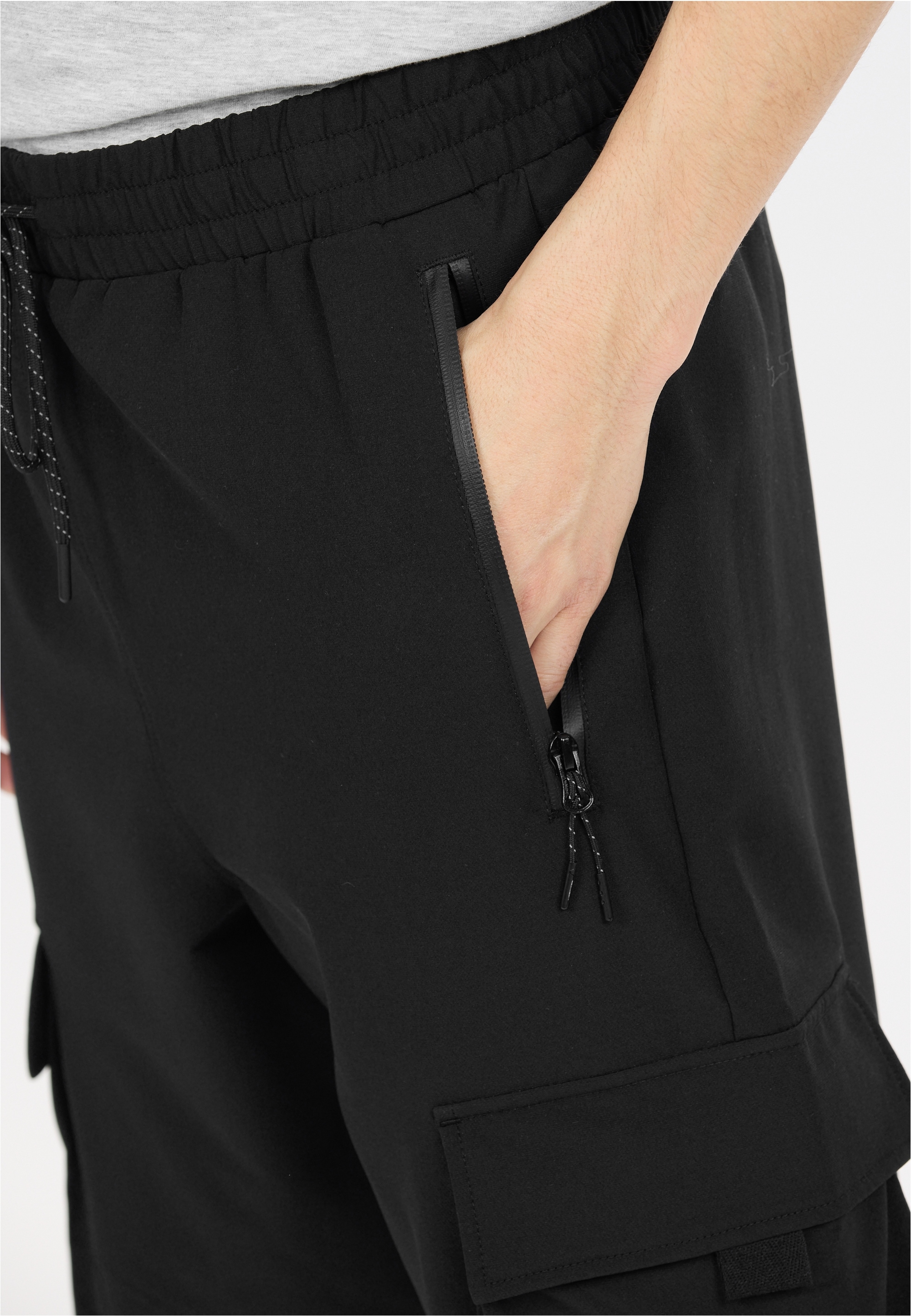 WHISTLER Cargohose »Tahoma«, aus funktionalem Softshellmaterial