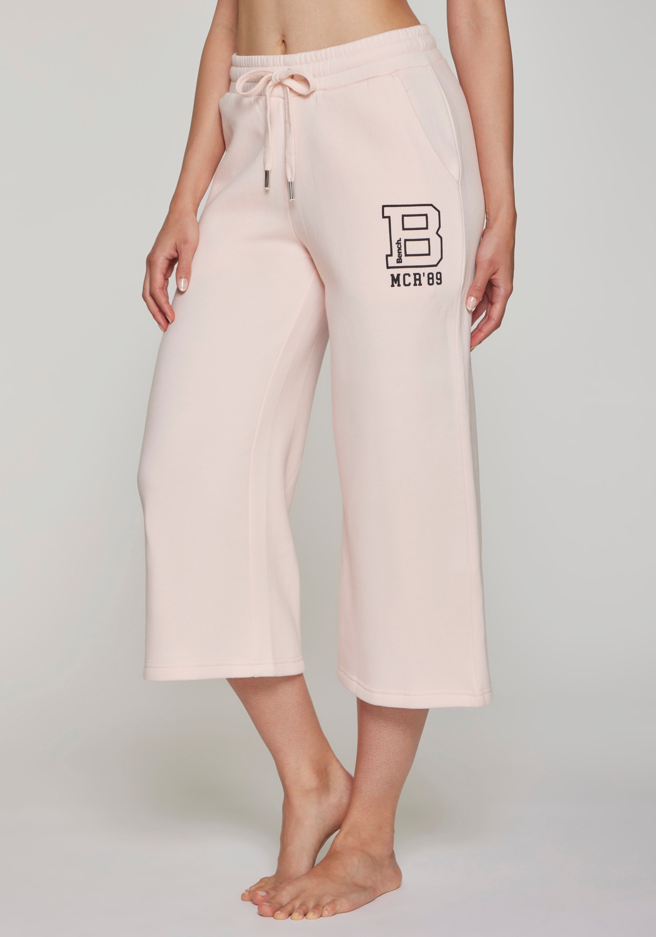 Bench. Loungewear 7/8-Hose »Ankle Athletic Jogginghose«, in leicht angerauter Sweatware