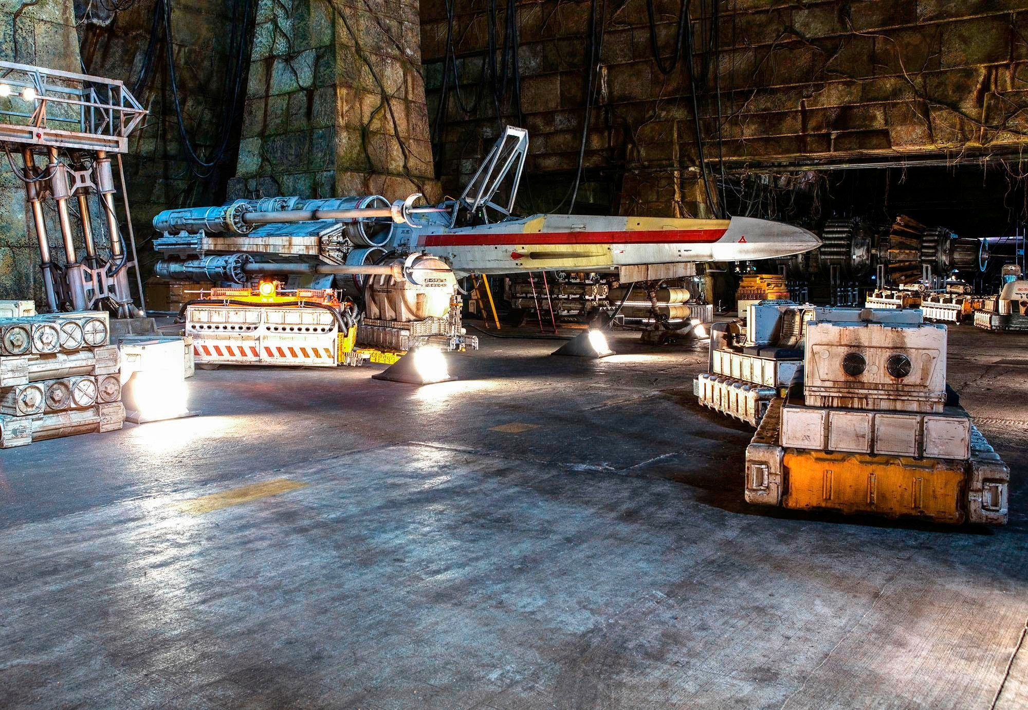 Komar Fototapete "STAR WARS Rebel Base - Größe 368 x 254 cm" bedruckt glatt Kinderzimmer