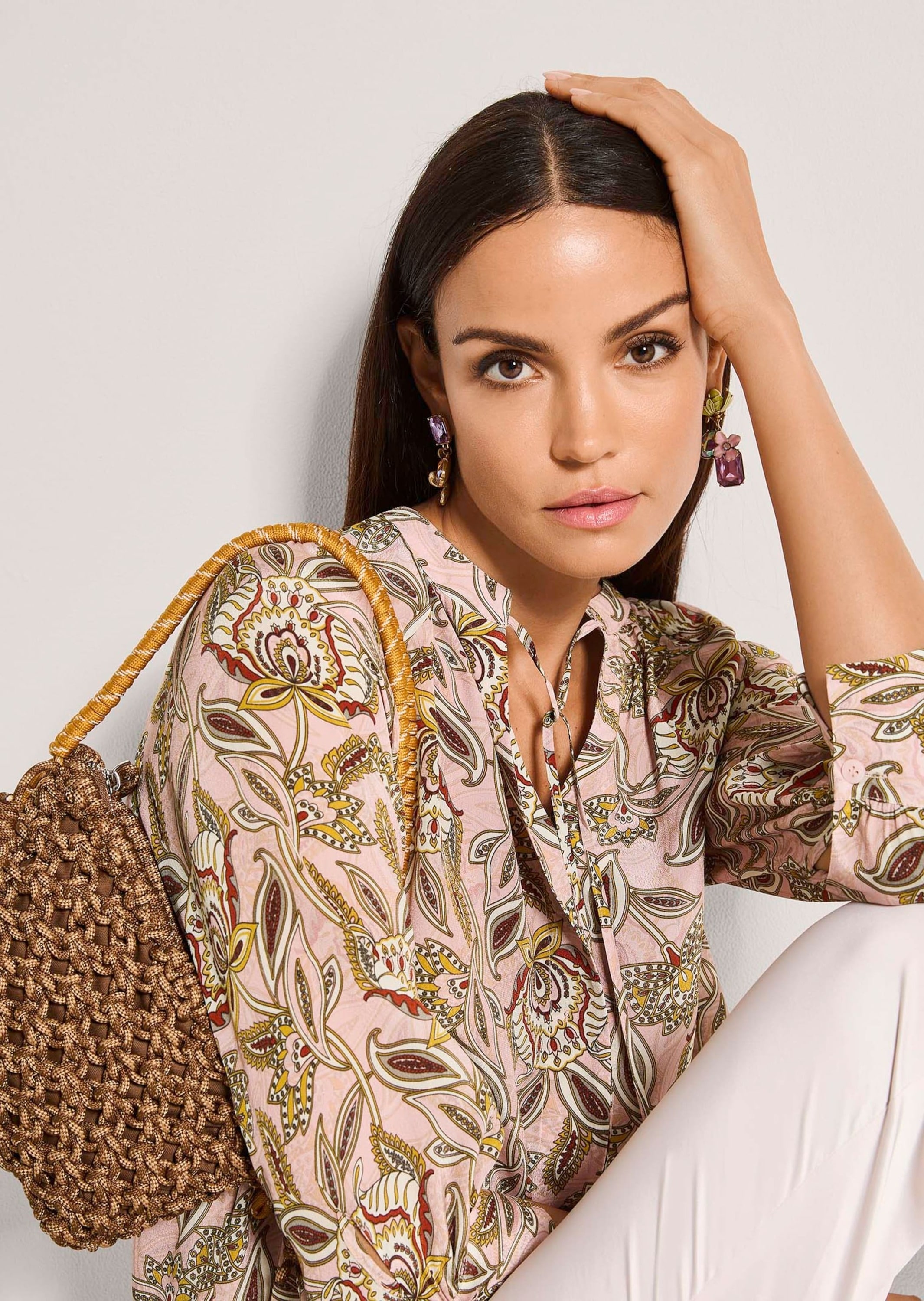 MADELEINE Kurzarmbluse »Blusenshirt Schlupfbluse mit floralem Muster« Feine Raffung