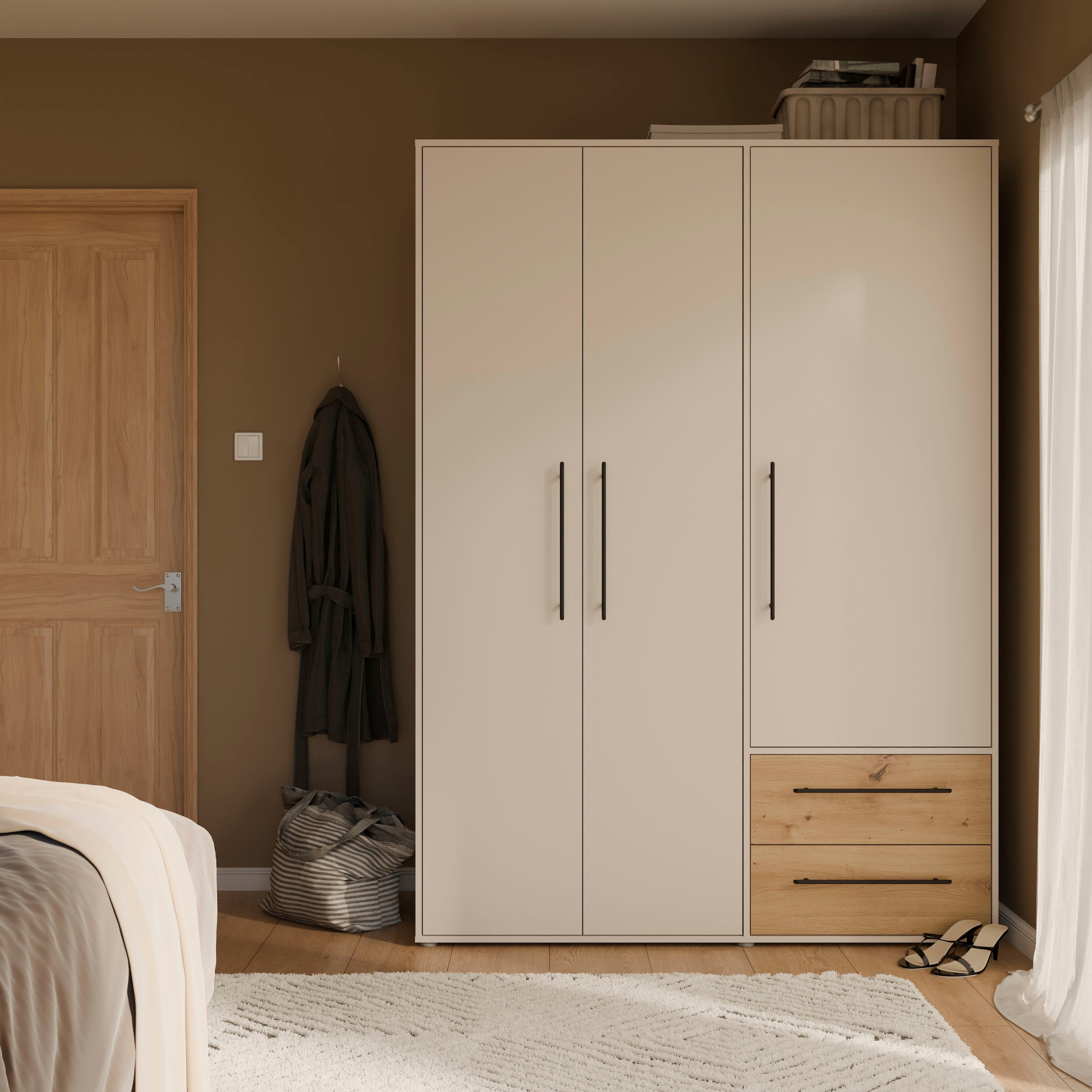 FORTE Drehtürenschrank »Mokkaris, OTTOs Choice, TOPSELLER! 3 Türen, zeitloses Design«, (BHT ca. 145x200x59cm), Schubladen + schwarze Stangengriffe, Made in Europe, viel Stauraum