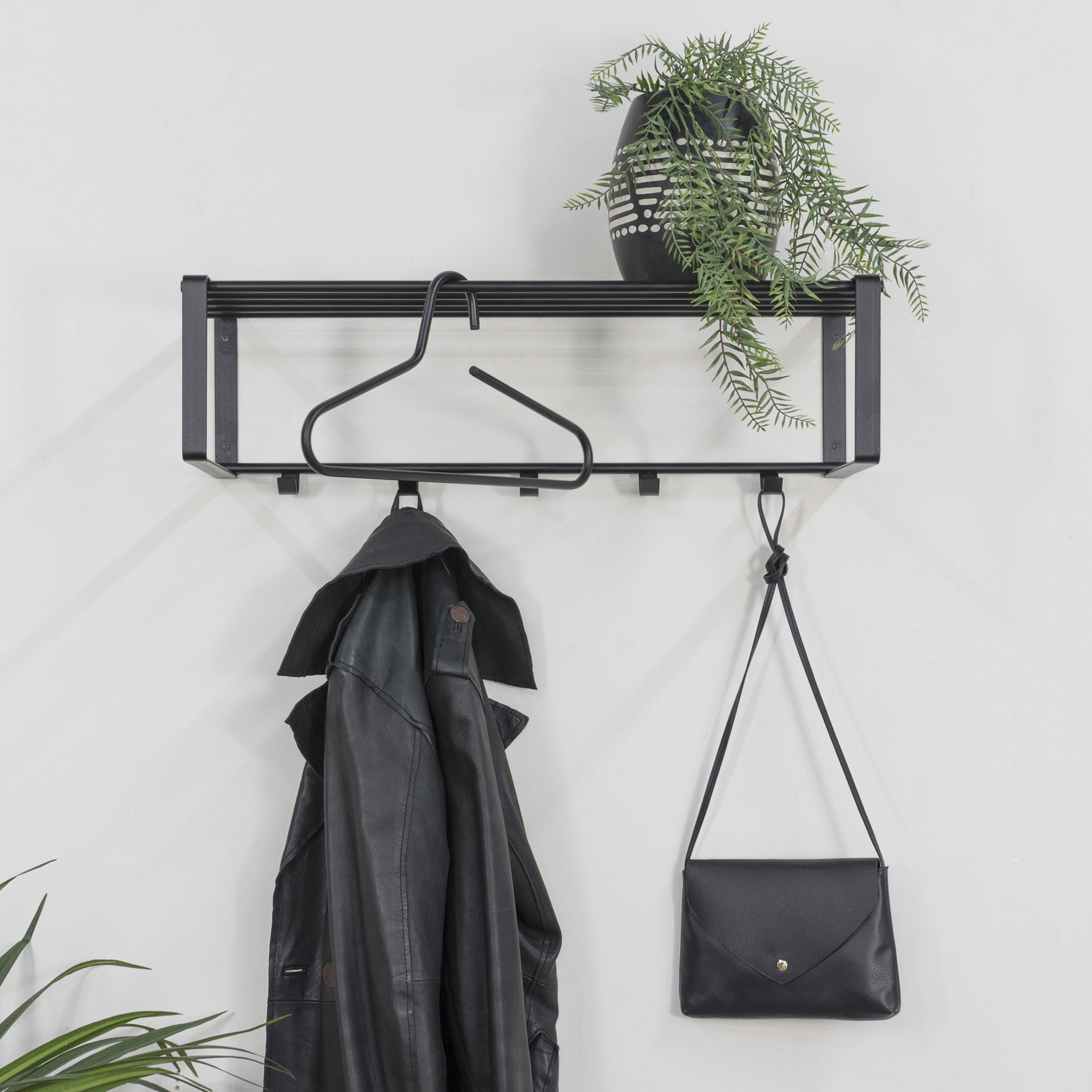 Spinder Design Garderobenleiste "REX" Wandgarderobe aus Stahl mit Hutablage günstig online kaufen