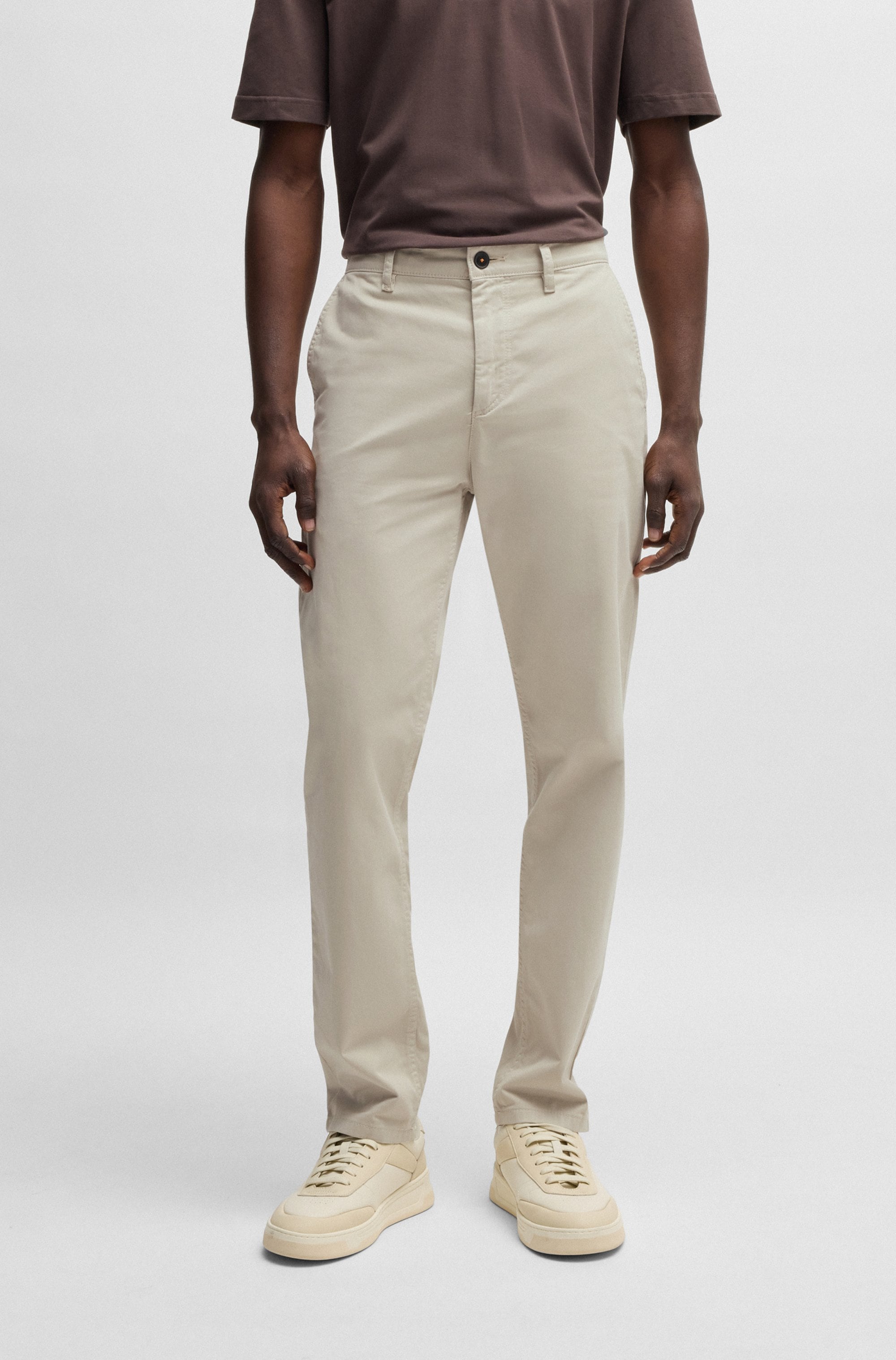 BOSS ORANGE Chinohose "Tapered-fit" Aus komfortabler Stretch-Baumwolle und mit BOSS Logo hinten