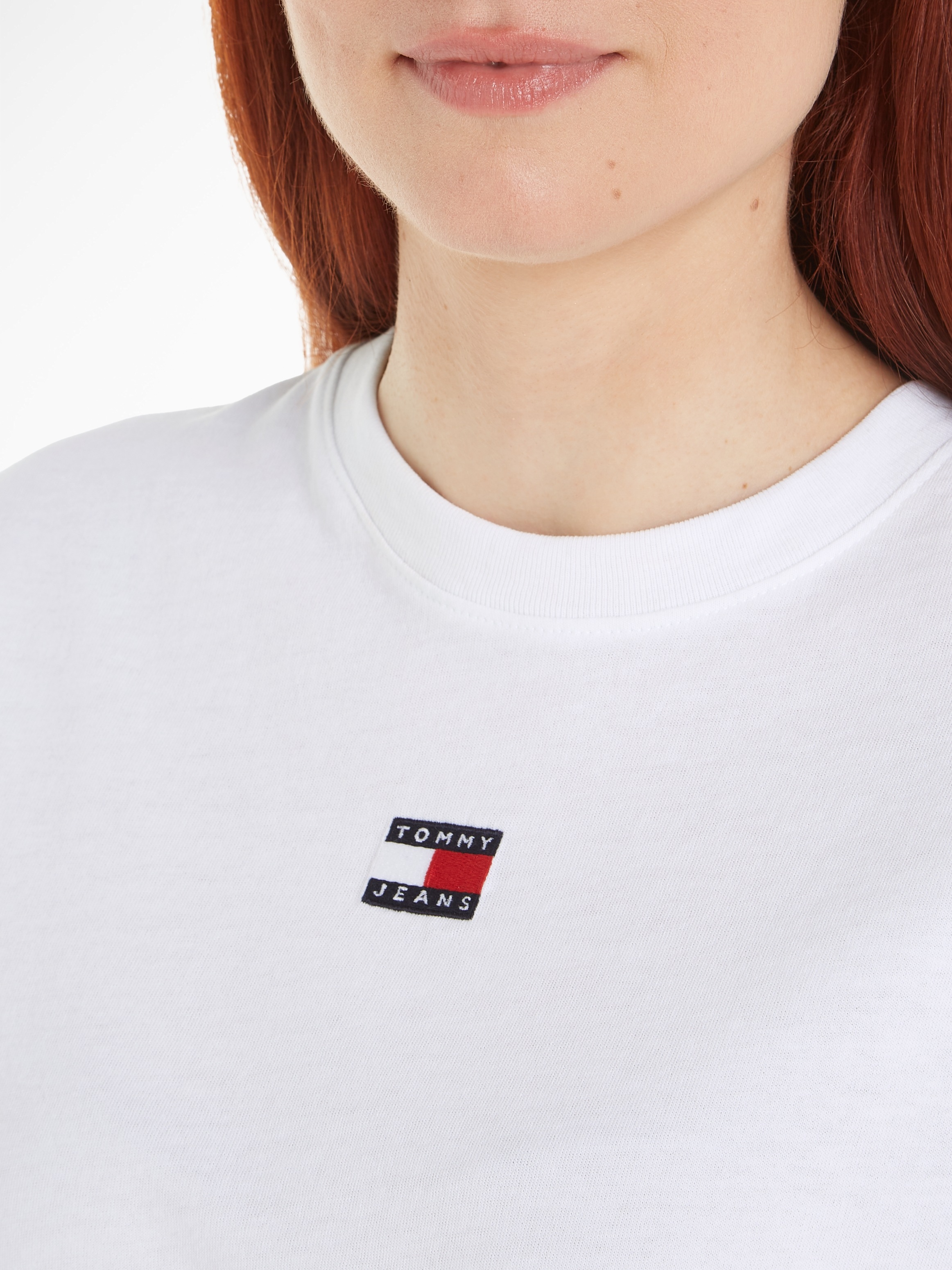 Tommy Jeans T-Shirt »TJW BXY BADGE TEE EXT«, mit Logostickerei