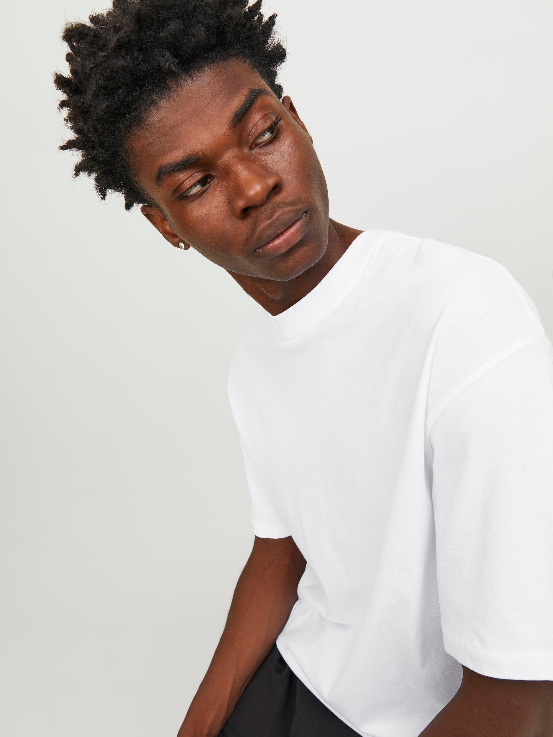 Jack & Jones Oversize-Shirt »JJEBRADLEY Oversize T-Shirt mit klassischem Rundhalsausschnitt«, mit gekämmten Jersey