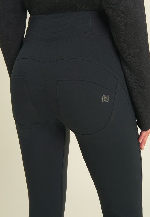 Freddy Jeansjeggings »WRUP HIGH WAIST SUPERSKINNY 7/8tel« mit Lifting & Shaping Effekt