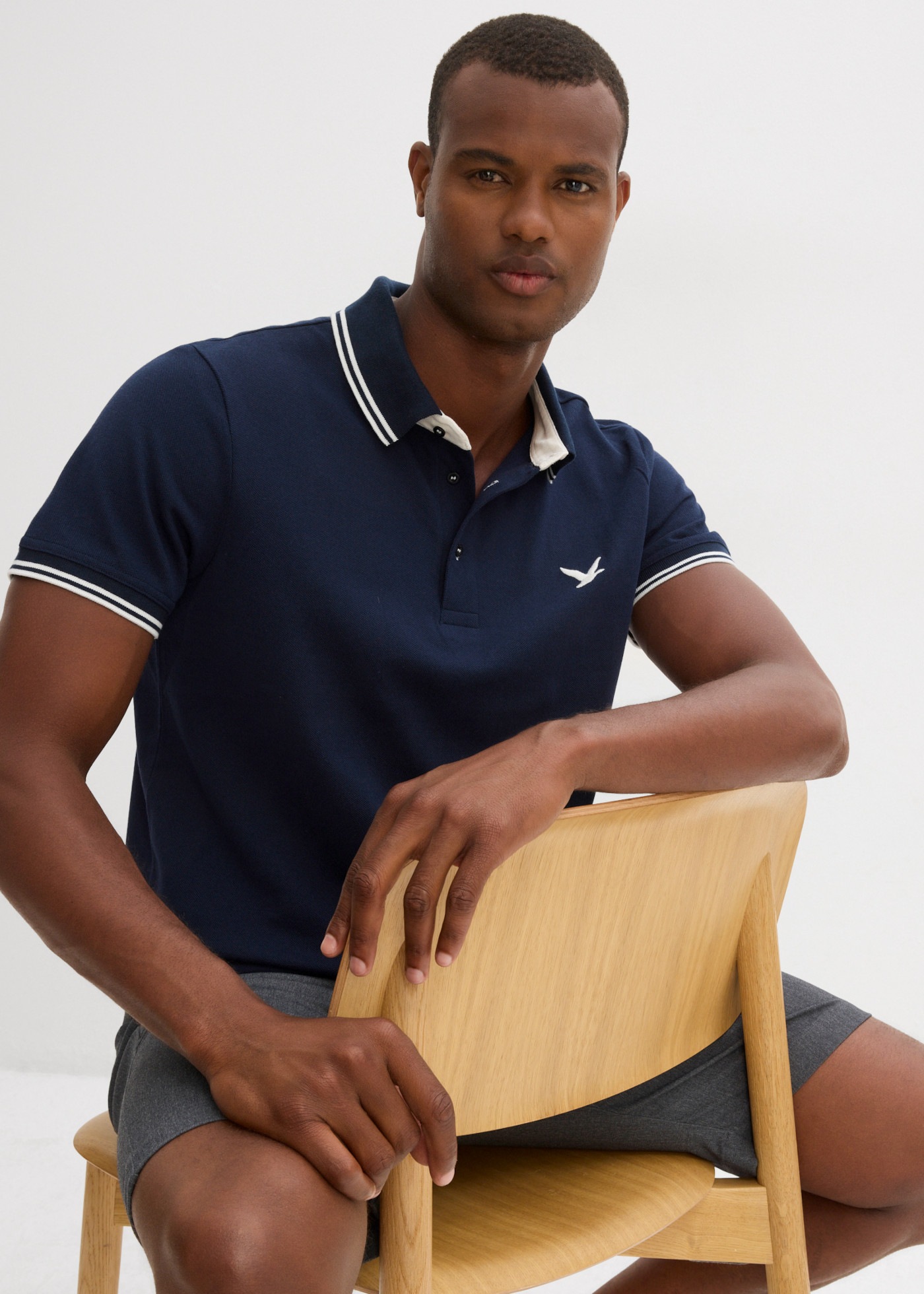 bonprix Poloshirt aus Baumwolle, mit Polokragen, Kurzarm-Design, Regular Fit