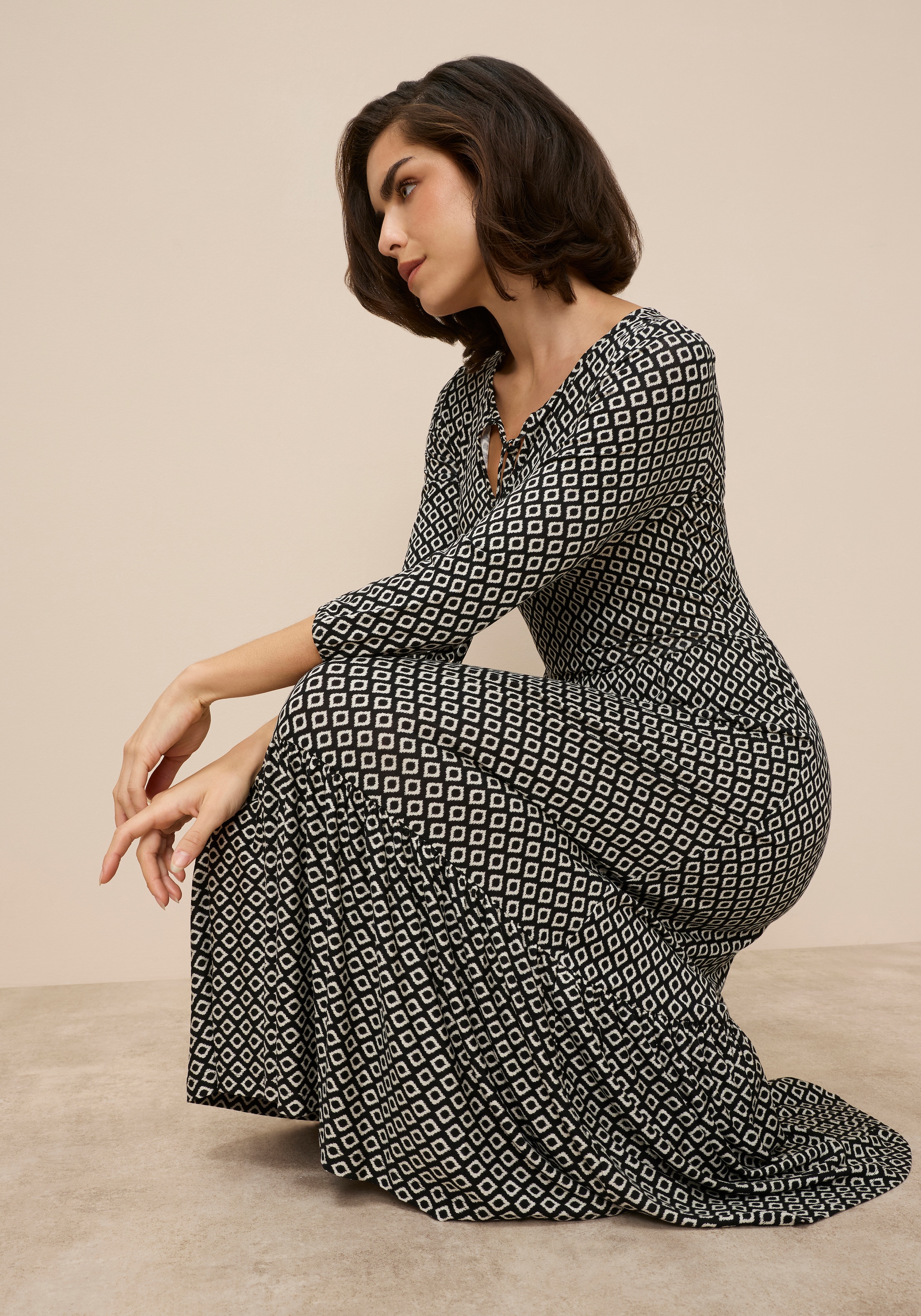 Tamaris Midikleid aus bequemem Jersey mit Schnürdetail