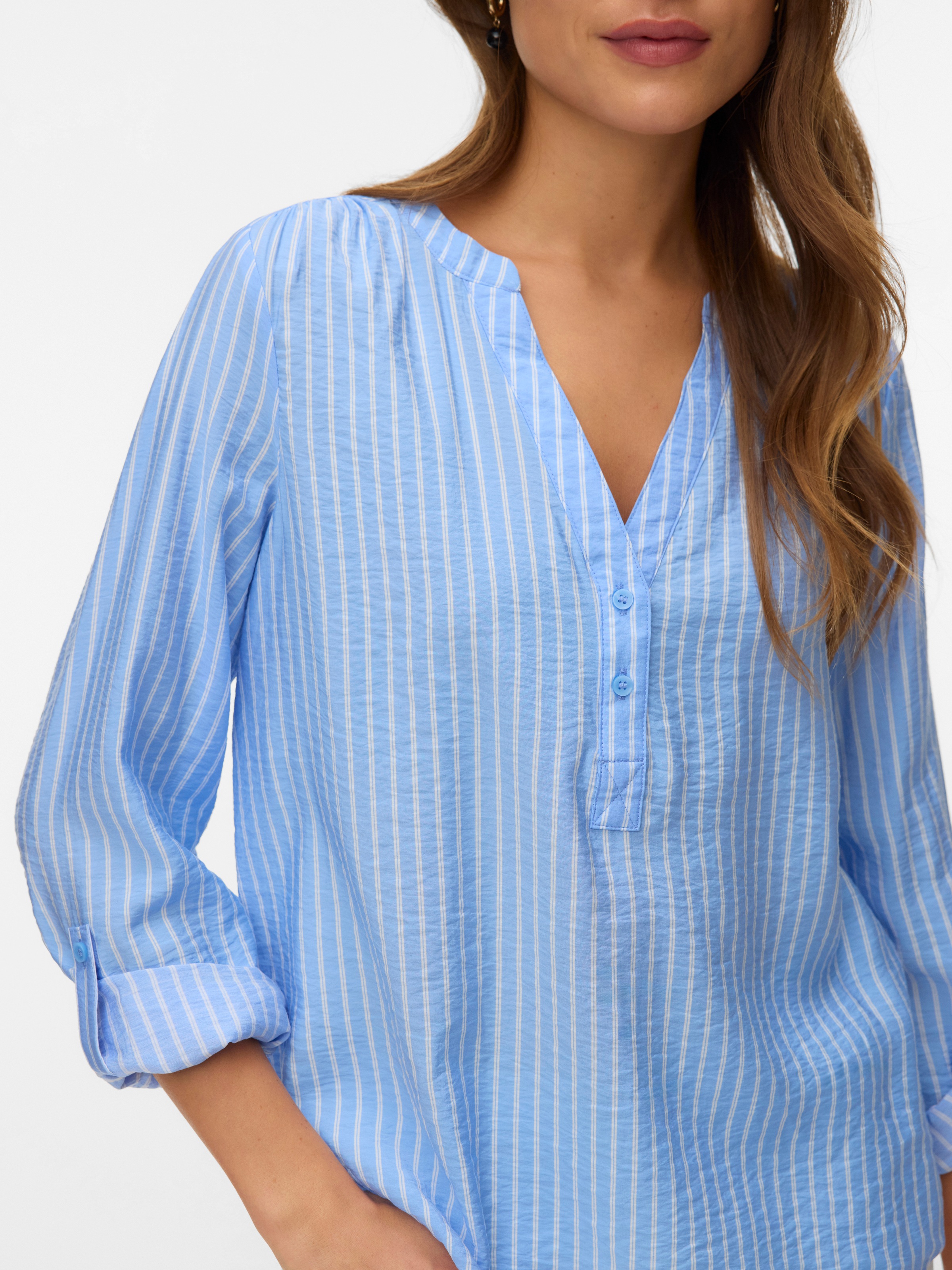 Thumbnail - Vero Moda Blusenshirt "VMKAJA LS V-NECK FOLD-UP TOP WVN" mit Raglan-Ärmeln