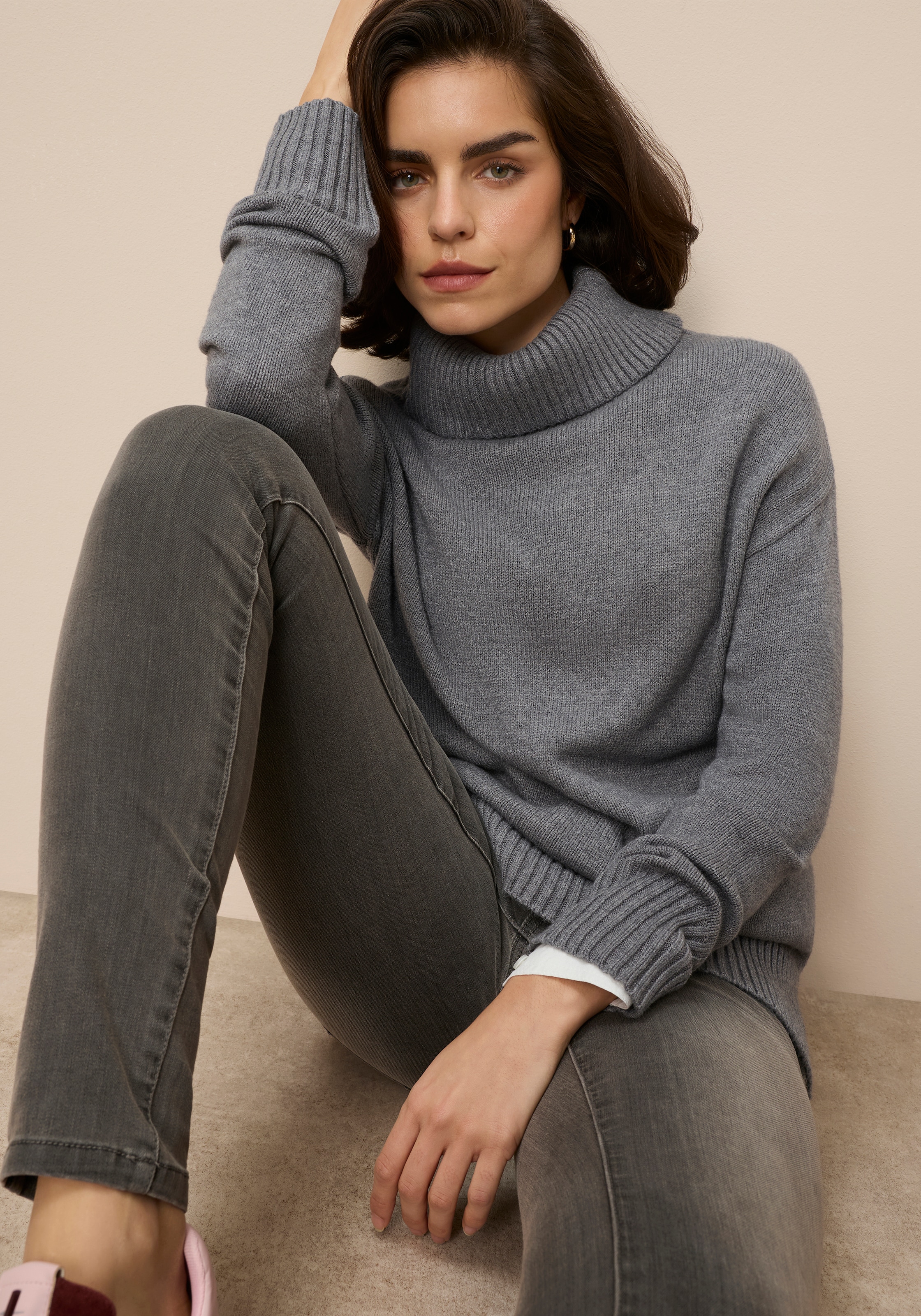 Tamaris Rollkragenpullover in lässiger Form mit seitlichen Schlitzen günstig online kaufen