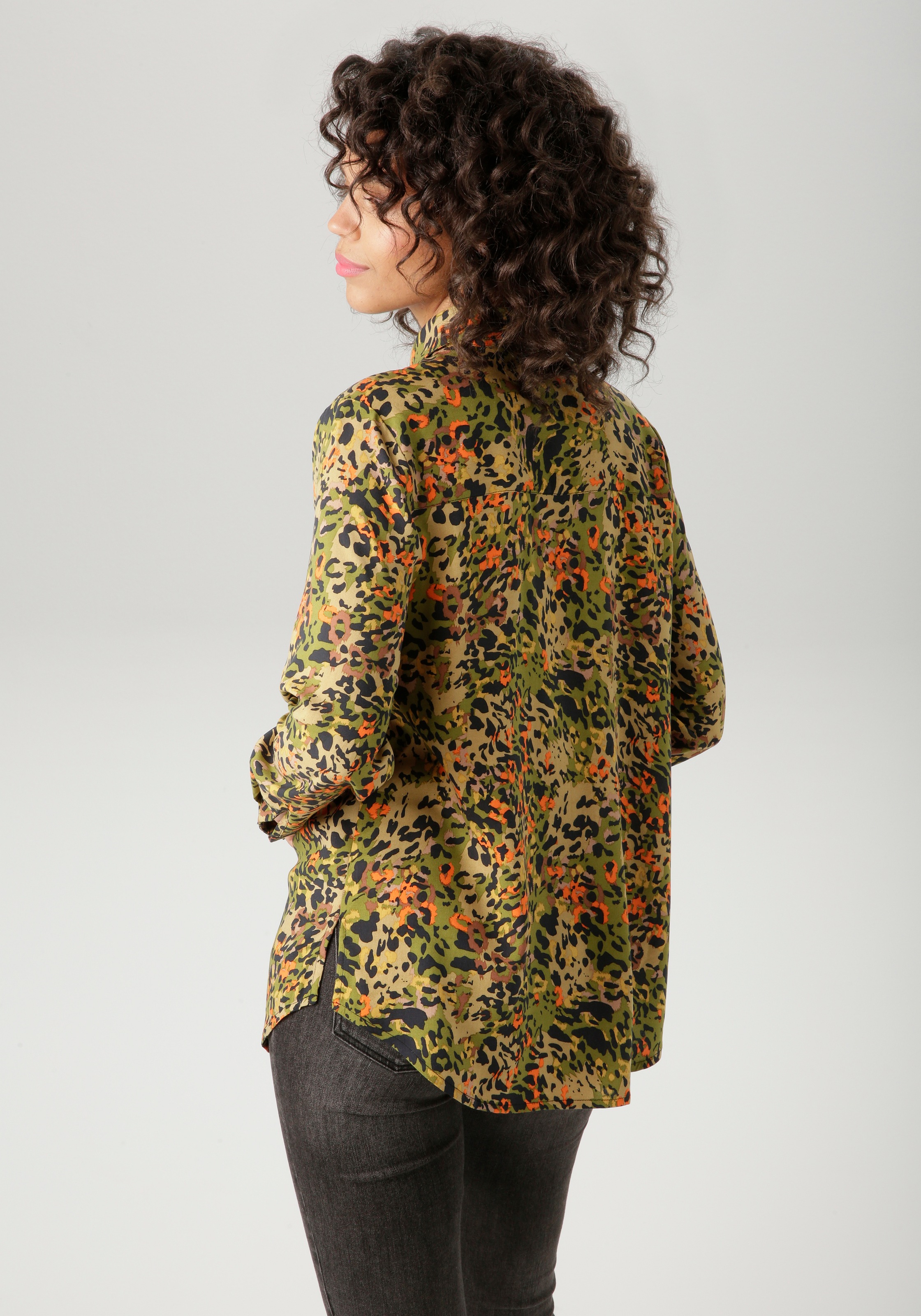 Aniston CASUAL Hemdbluse mit farbenfrohen, grafischen Alloverdruck günstig online kaufen