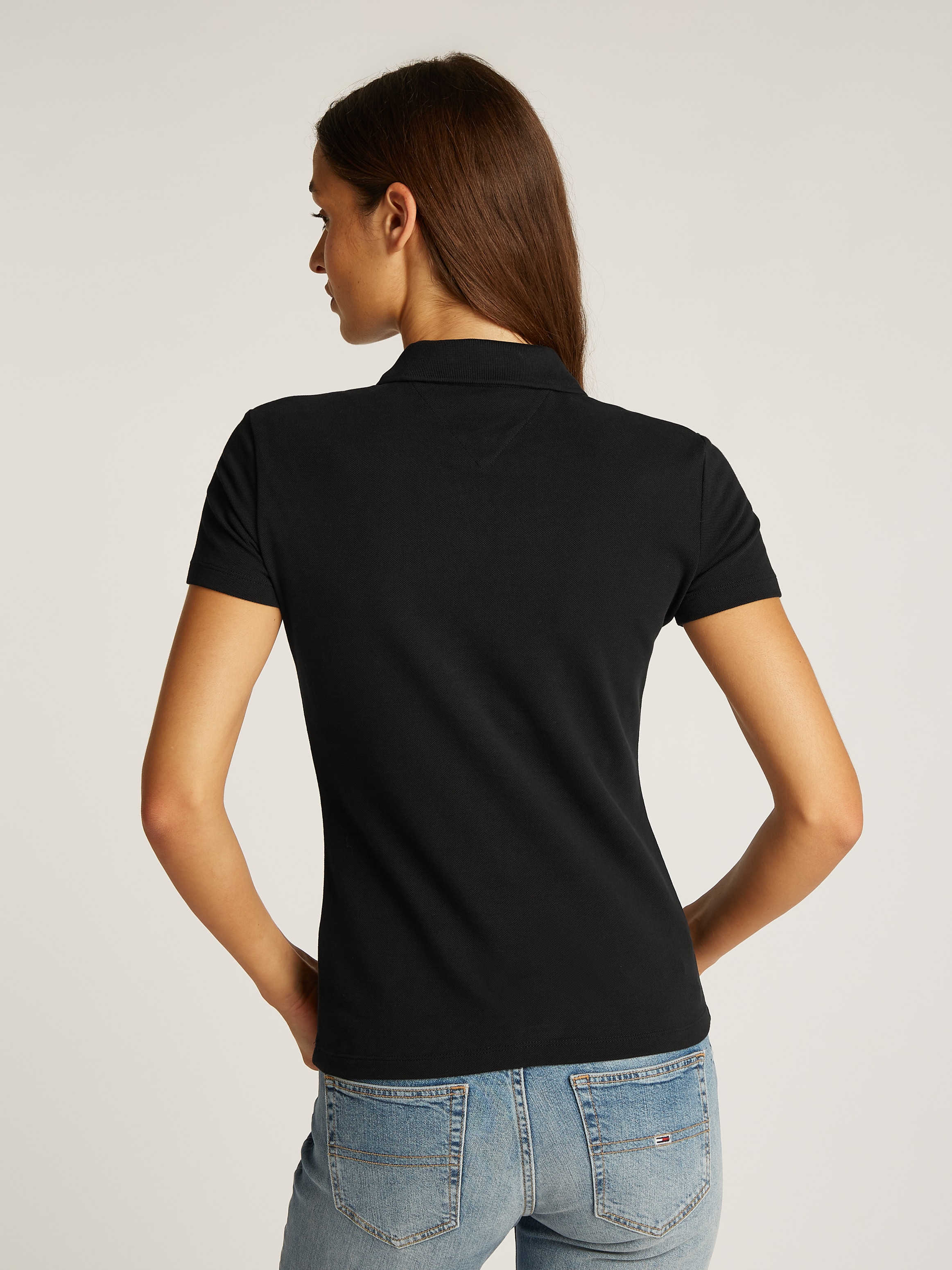 Tommy Jeans Poloshirt »TJW SLIM ESSENTIAL POLO SS«, mit Logostickerei