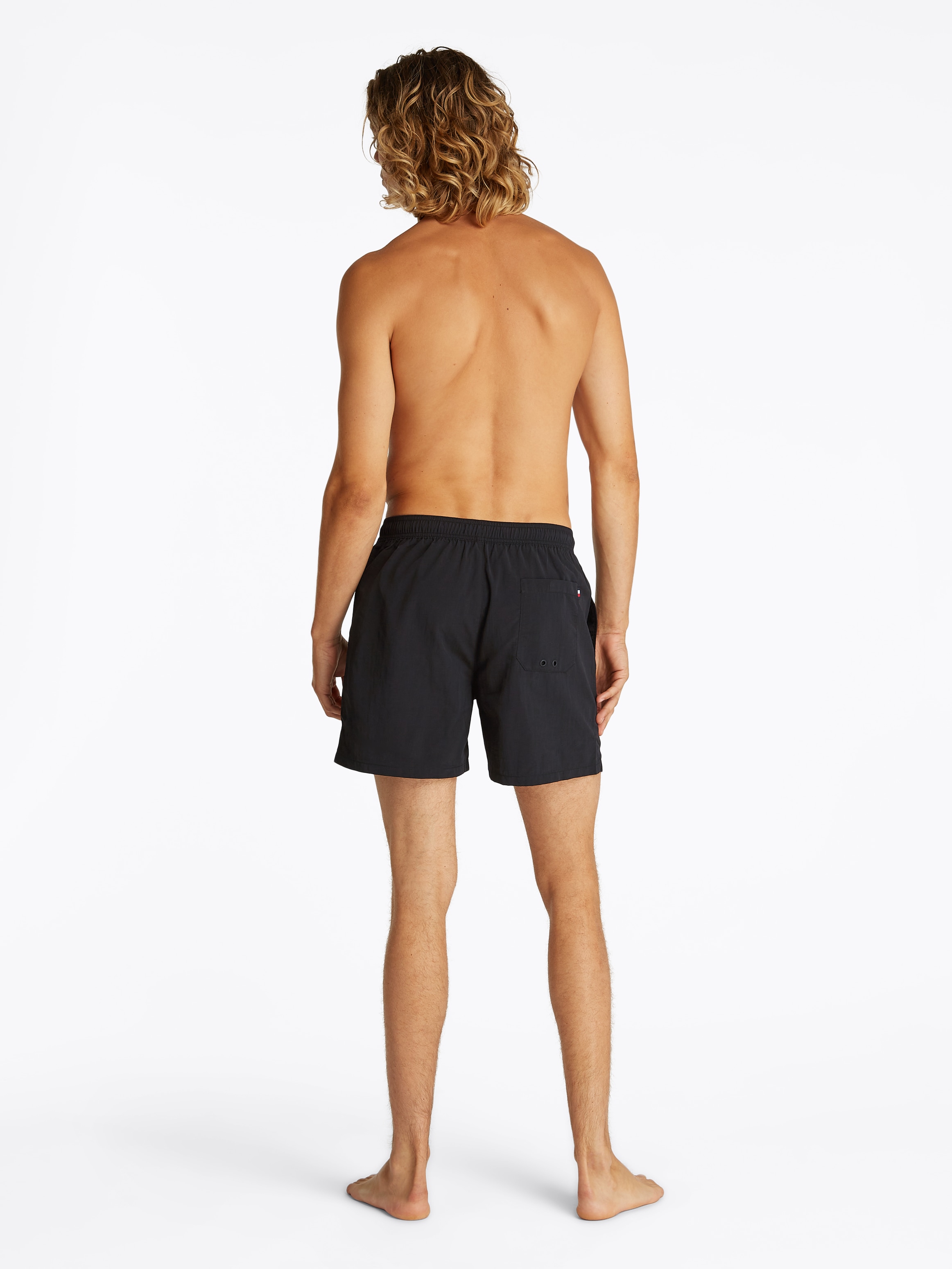 Tommy Hilfiger Swimwear Badeshorts mit Flag-Stickerei, mittellang, elastischer Bund