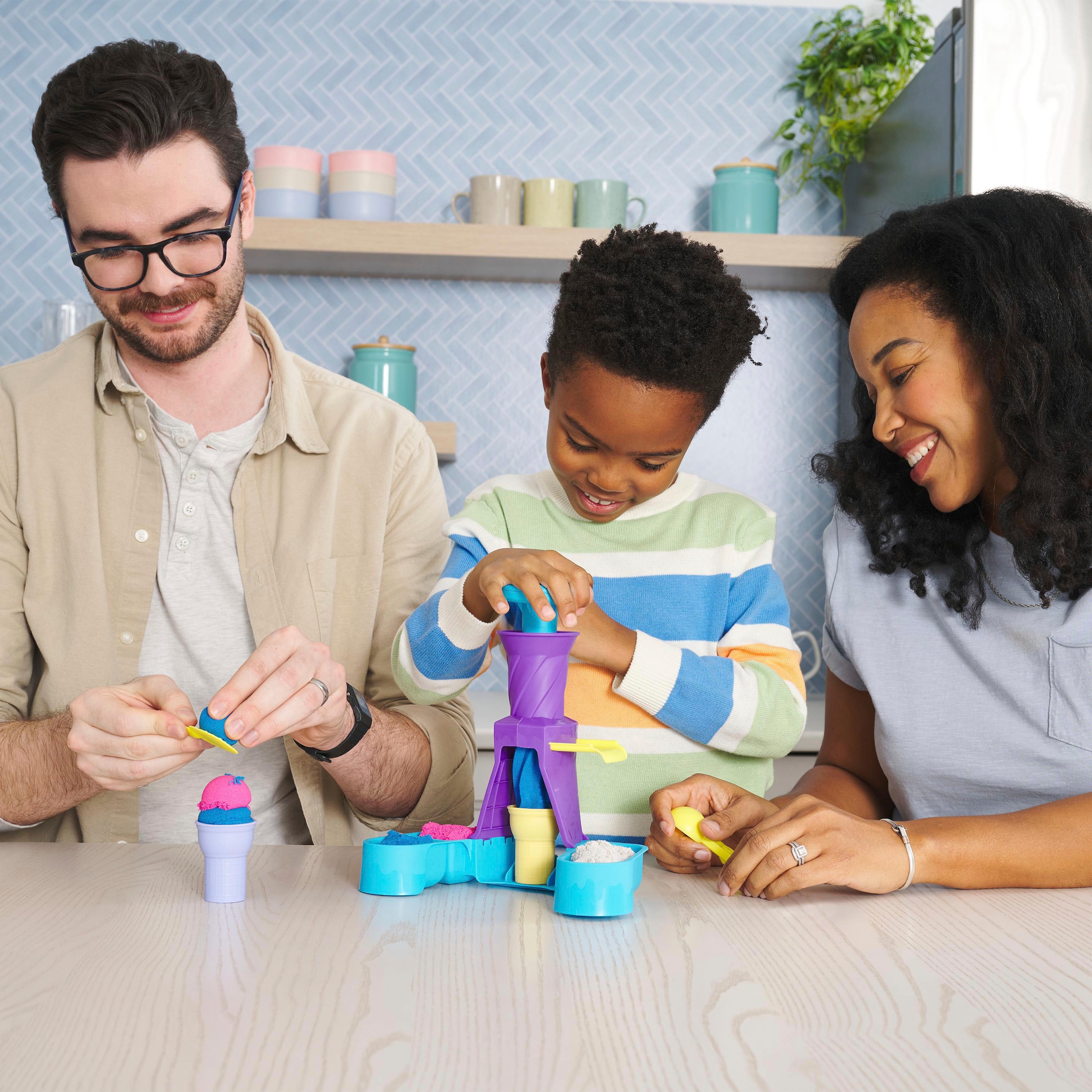 Spin Master Kreativset »Kinetic Sand - Soft Serve Ice Cream Station 397g«