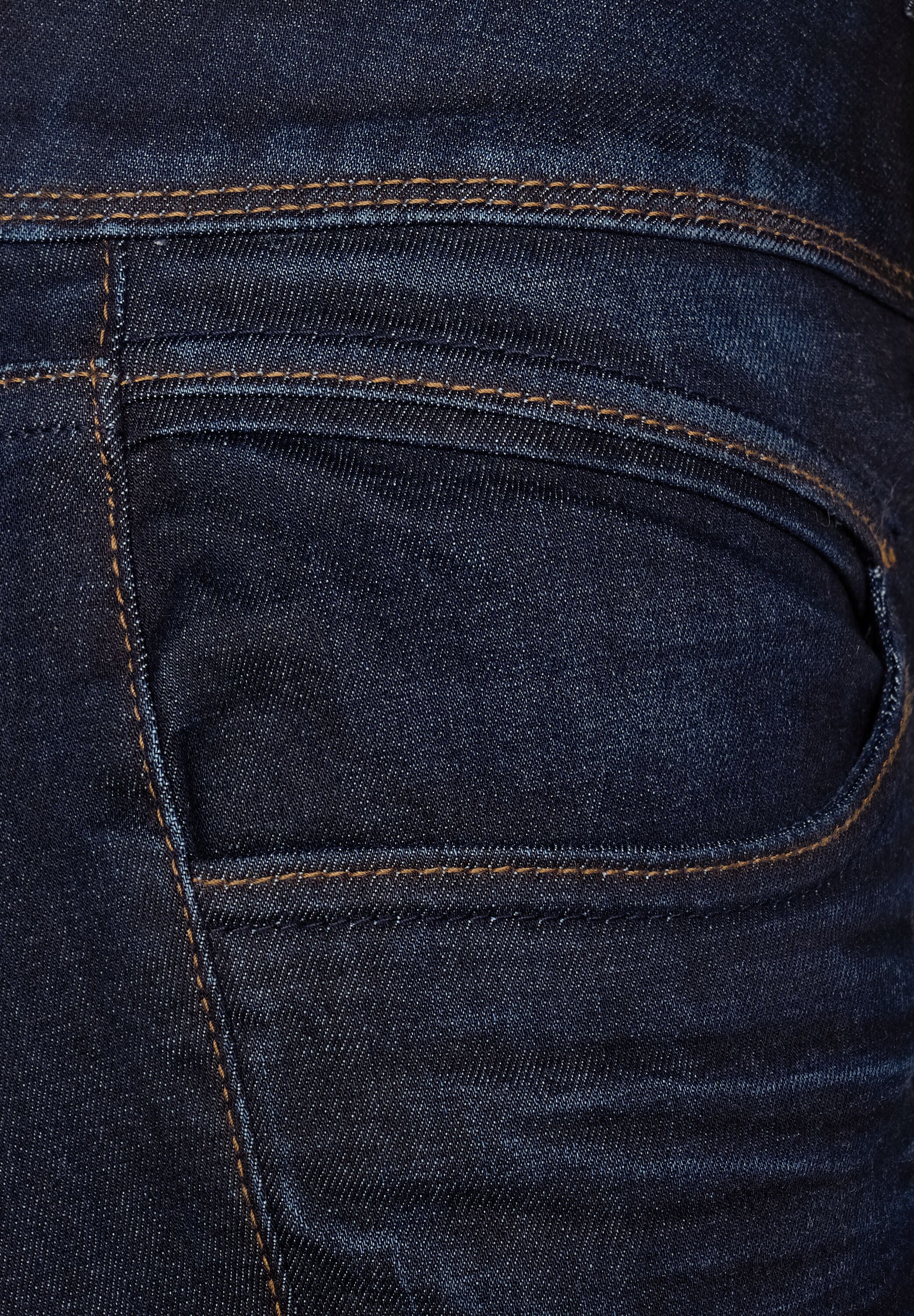 STREET ONE Comfort-fit-Jeans, in dunkelblauer Waschung